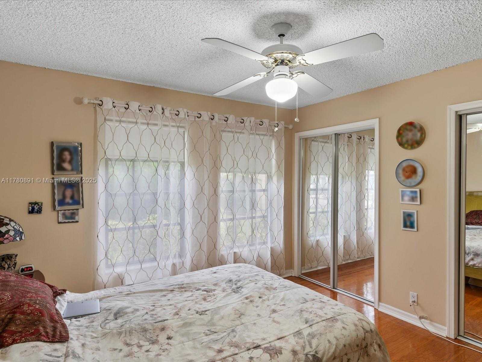 Small Image of 16621 ROYAL POINCIANA CT, Weston Number 24