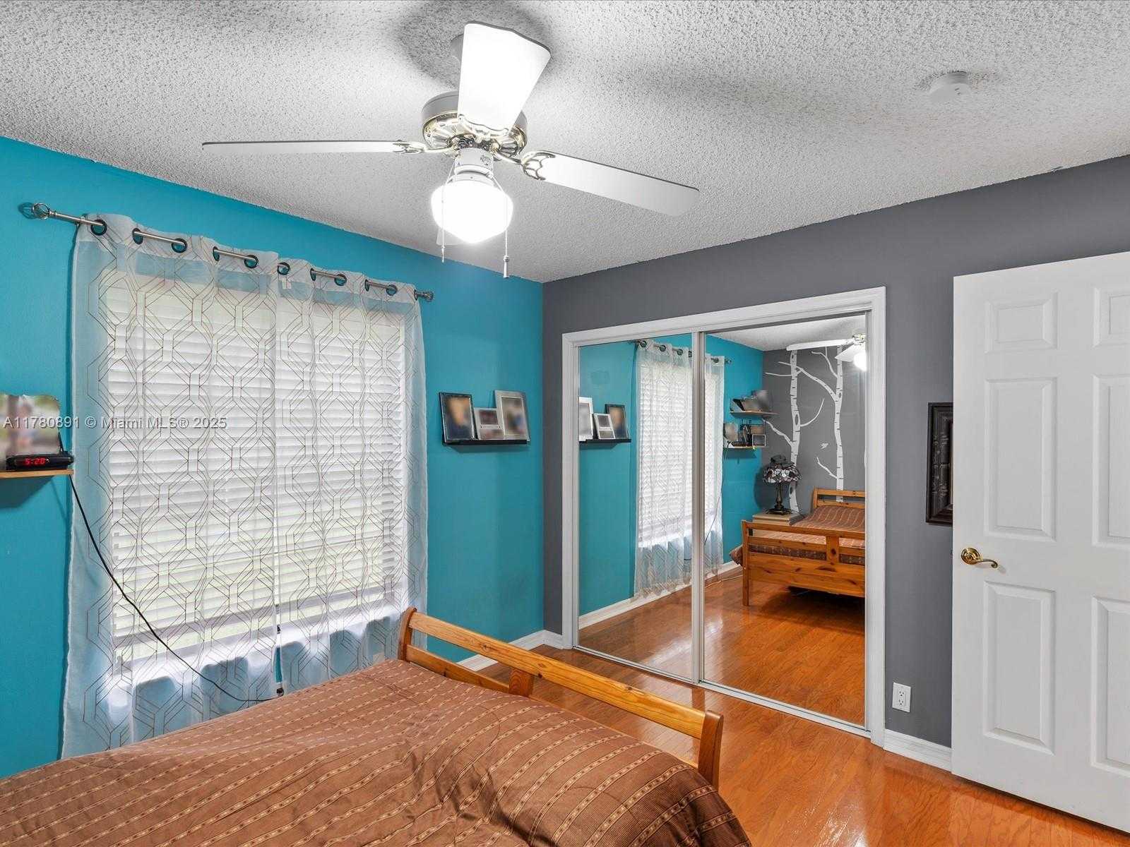 Small Image of 16621 ROYAL POINCIANA CT, Weston Number 25