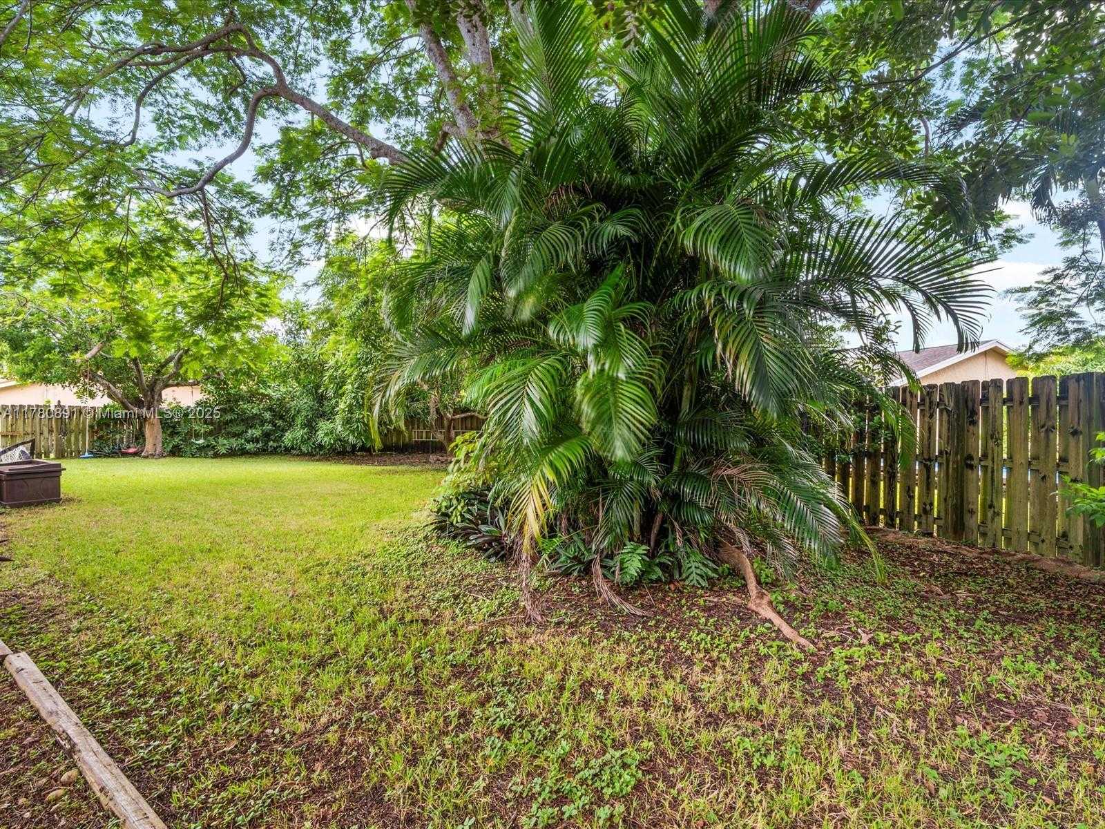 Small Image of 16621 ROYAL POINCIANA CT, Weston Number 28