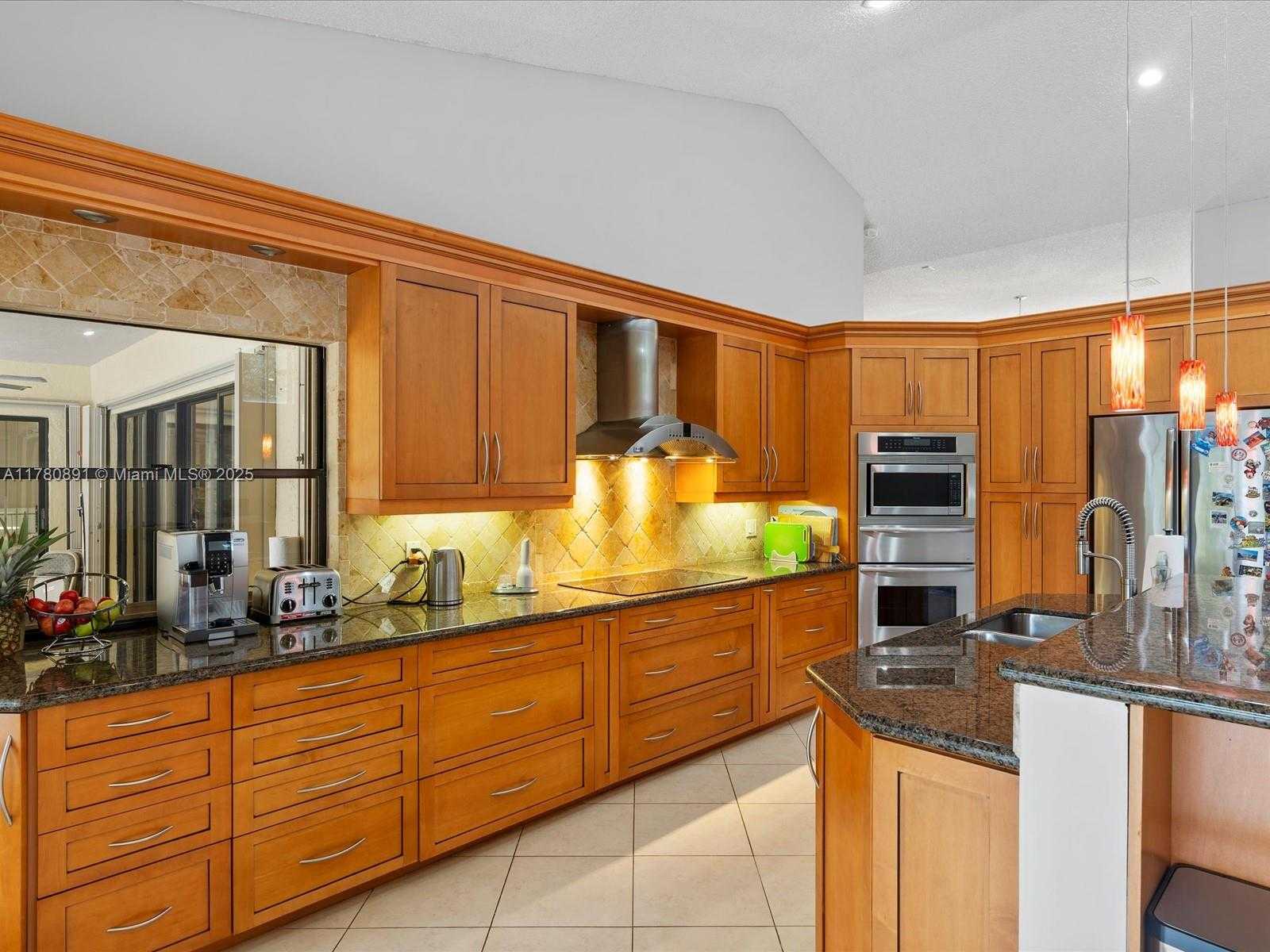 Small Image of 16621 ROYAL POINCIANA CT, Weston Number 30