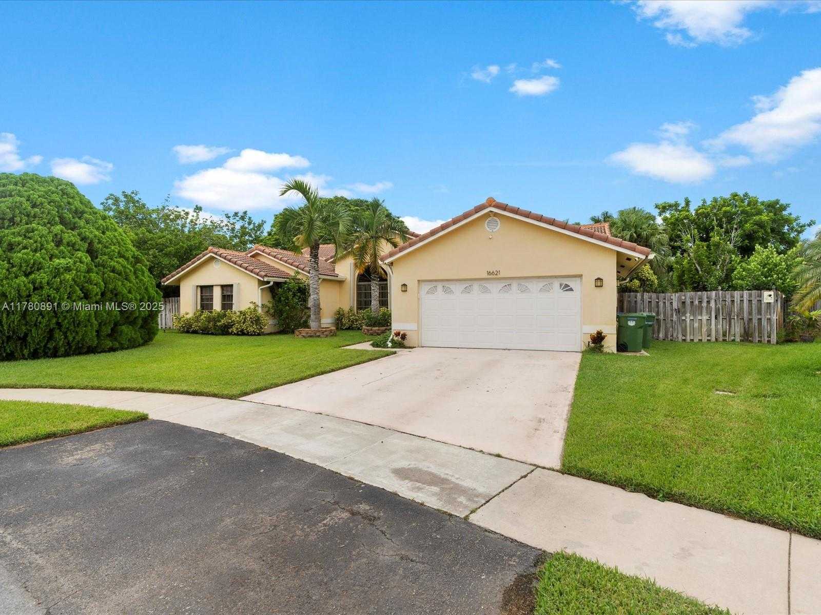 Small Image of 16621 ROYAL POINCIANA CT, Weston Number 33
