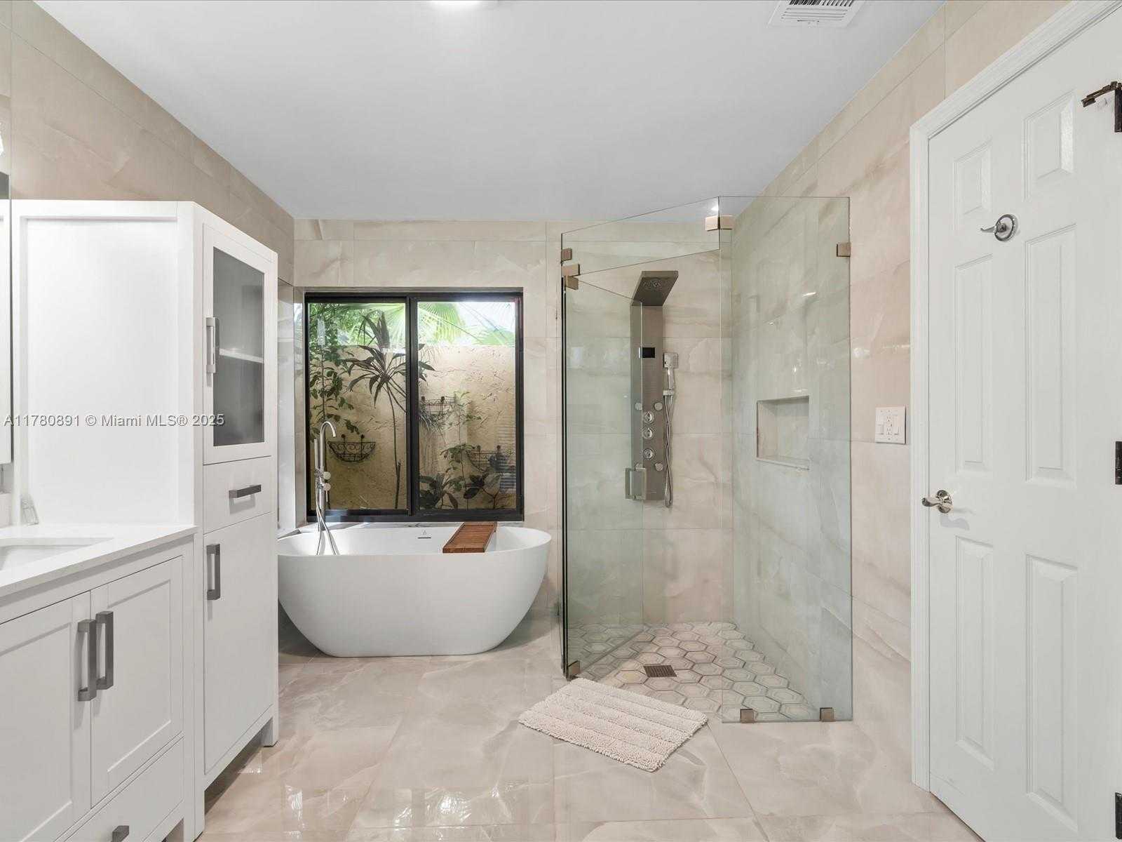 Small Image of 16621 ROYAL POINCIANA CT, Weston Number 34
