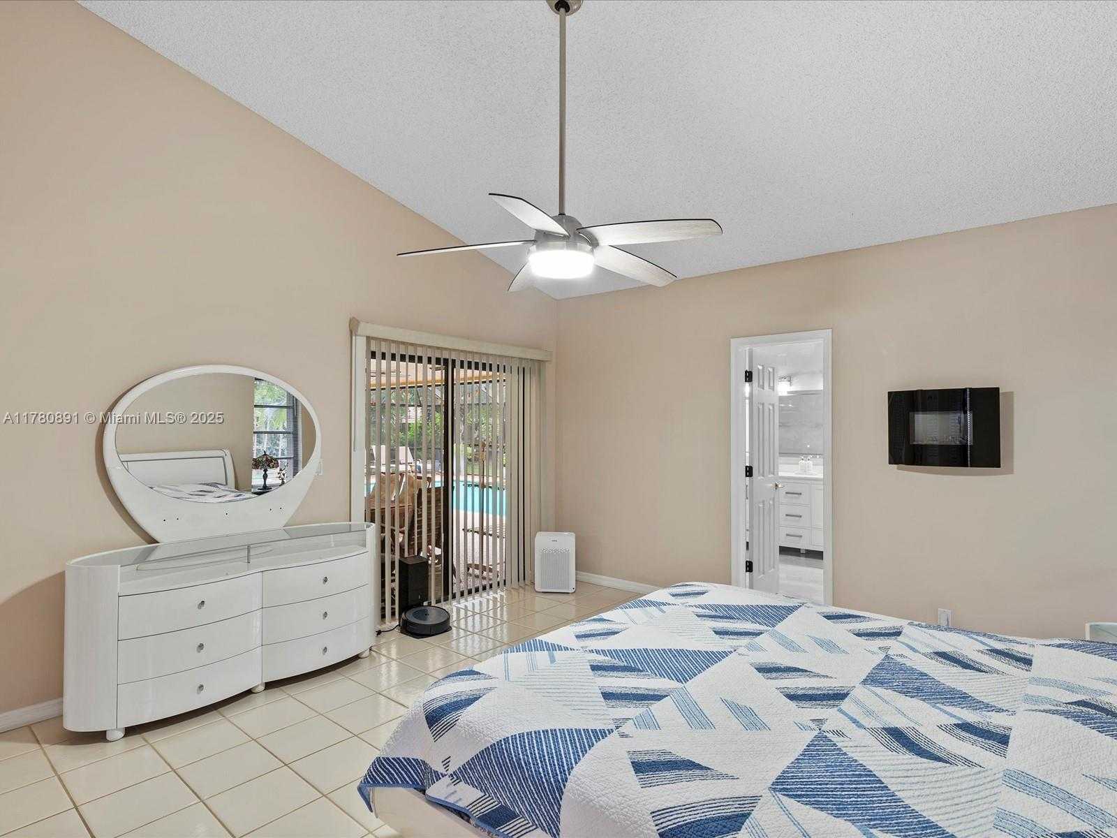 Small Image of 16621 ROYAL POINCIANA CT, Weston Number 38