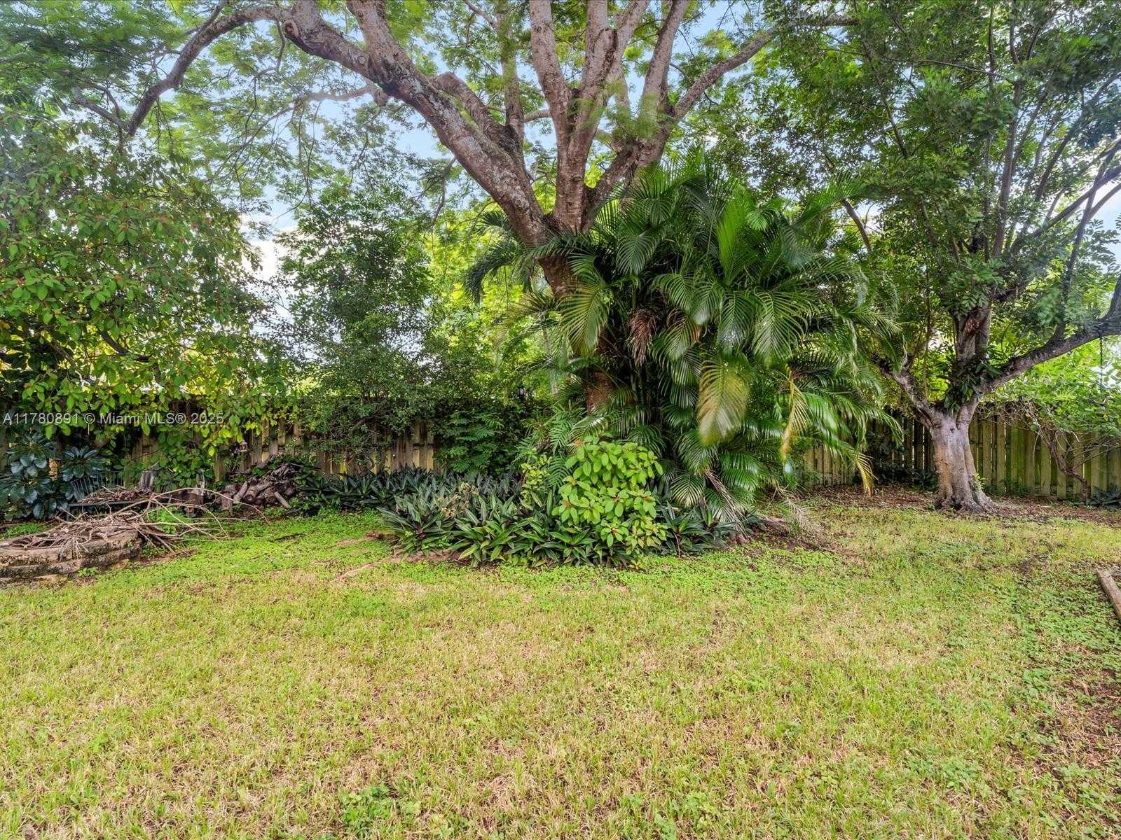 Small Image of 16621 ROYAL POINCIANA CT, Weston Number 41