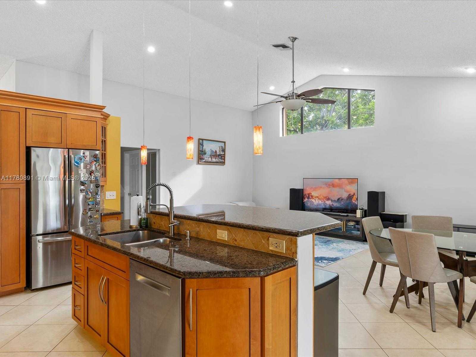 Small Image of 16621 ROYAL POINCIANA CT, Weston Number 44