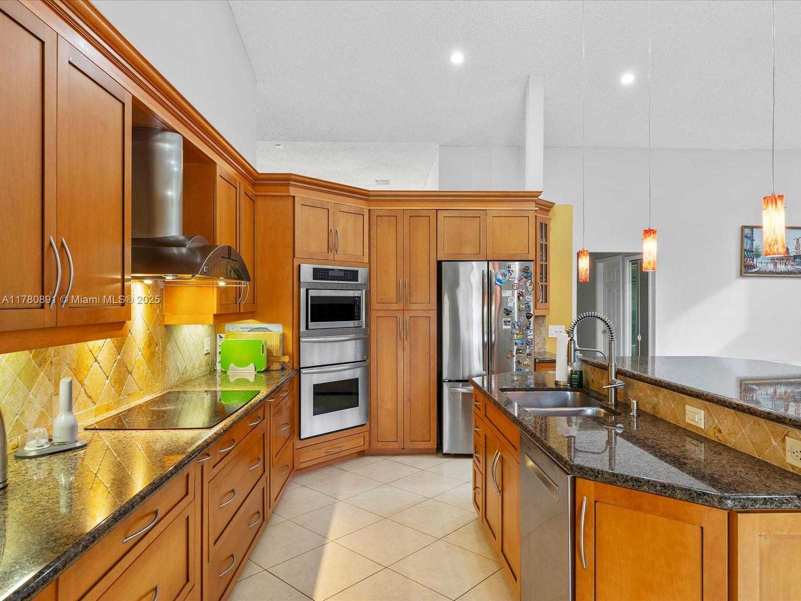 Small Image of 16621 ROYAL POINCIANA CT, Weston Number 45