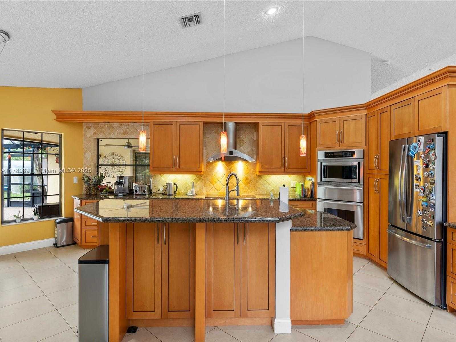 Small Image of 16621 ROYAL POINCIANA CT, Weston Number 6