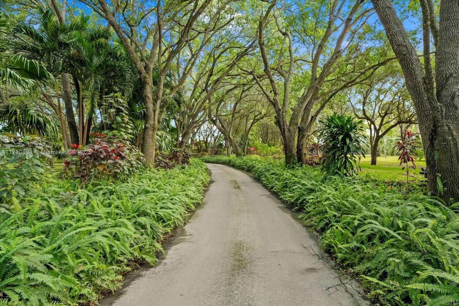 Small Image of 15000 SOUTH WEST 200TH ST, Miami Number 12