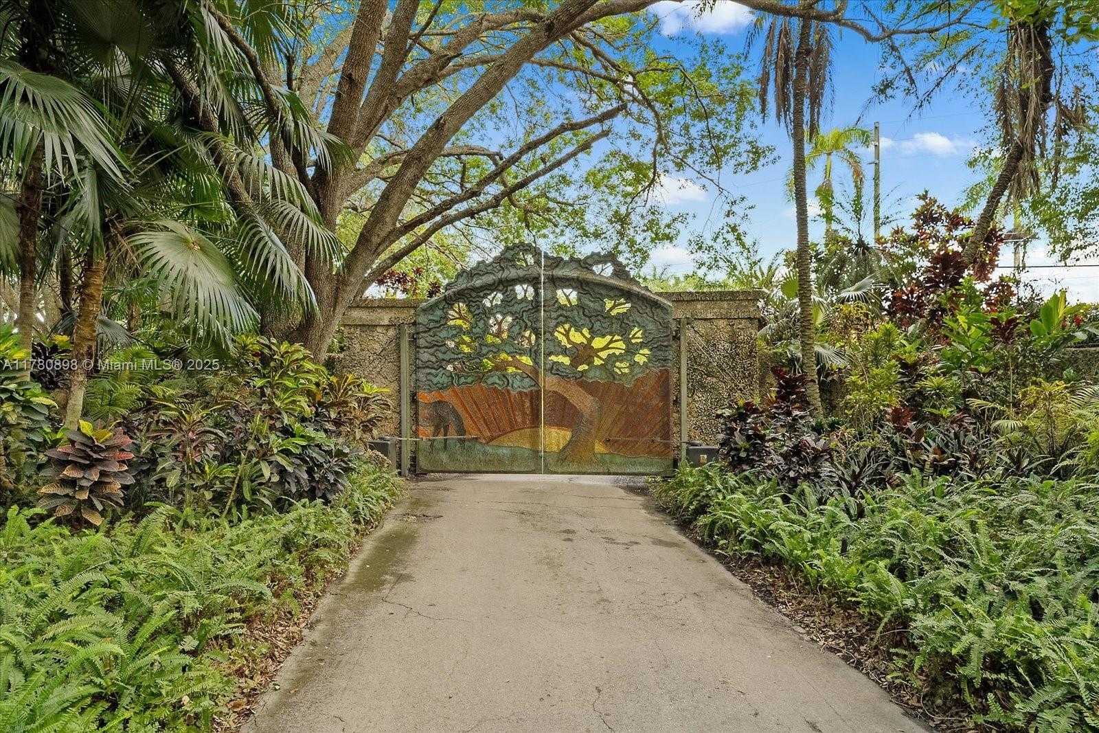 Small Image of 15000 SOUTH WEST 200TH ST, Miami Number 13