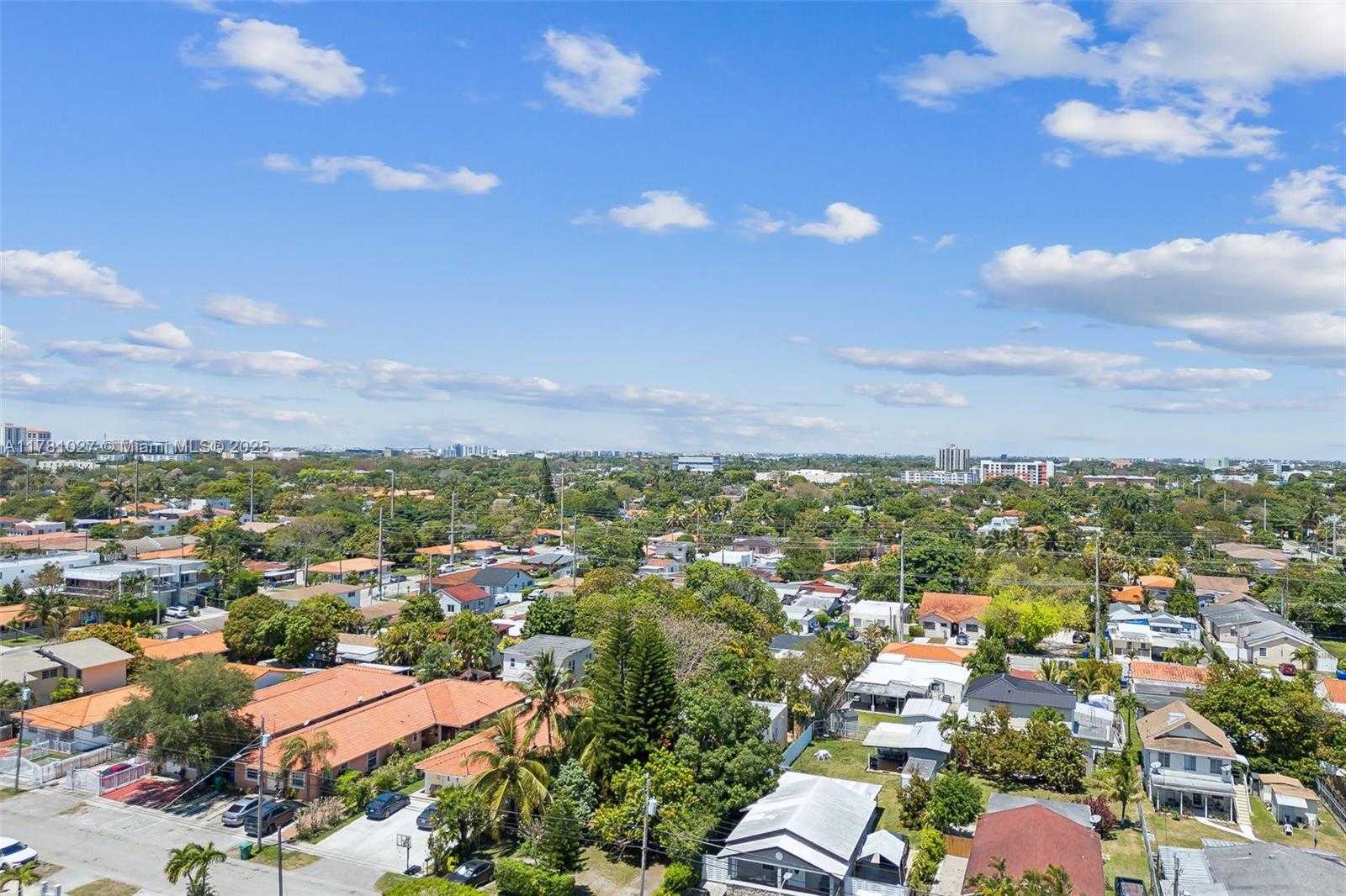 Small Image of 2953 SOUTH WEST 17TH ST, Miami Number 6