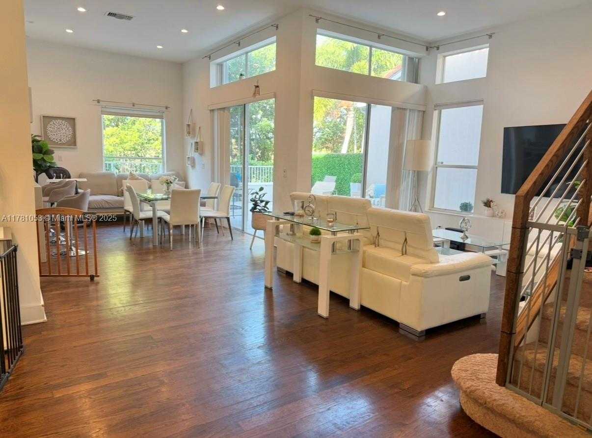 Small Image of 1410 SWEETBAY WAY, Hollywood Number 13