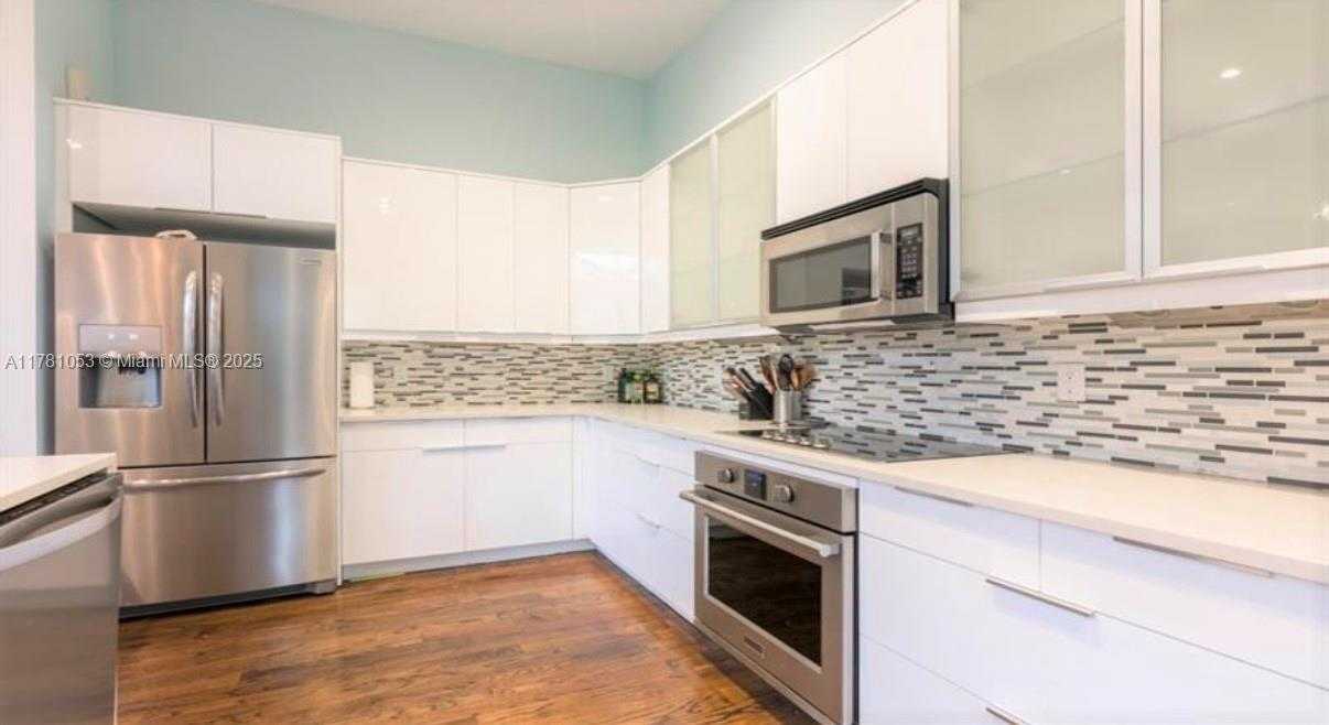 Small Image of 1410 SWEETBAY WAY, Hollywood Number 22