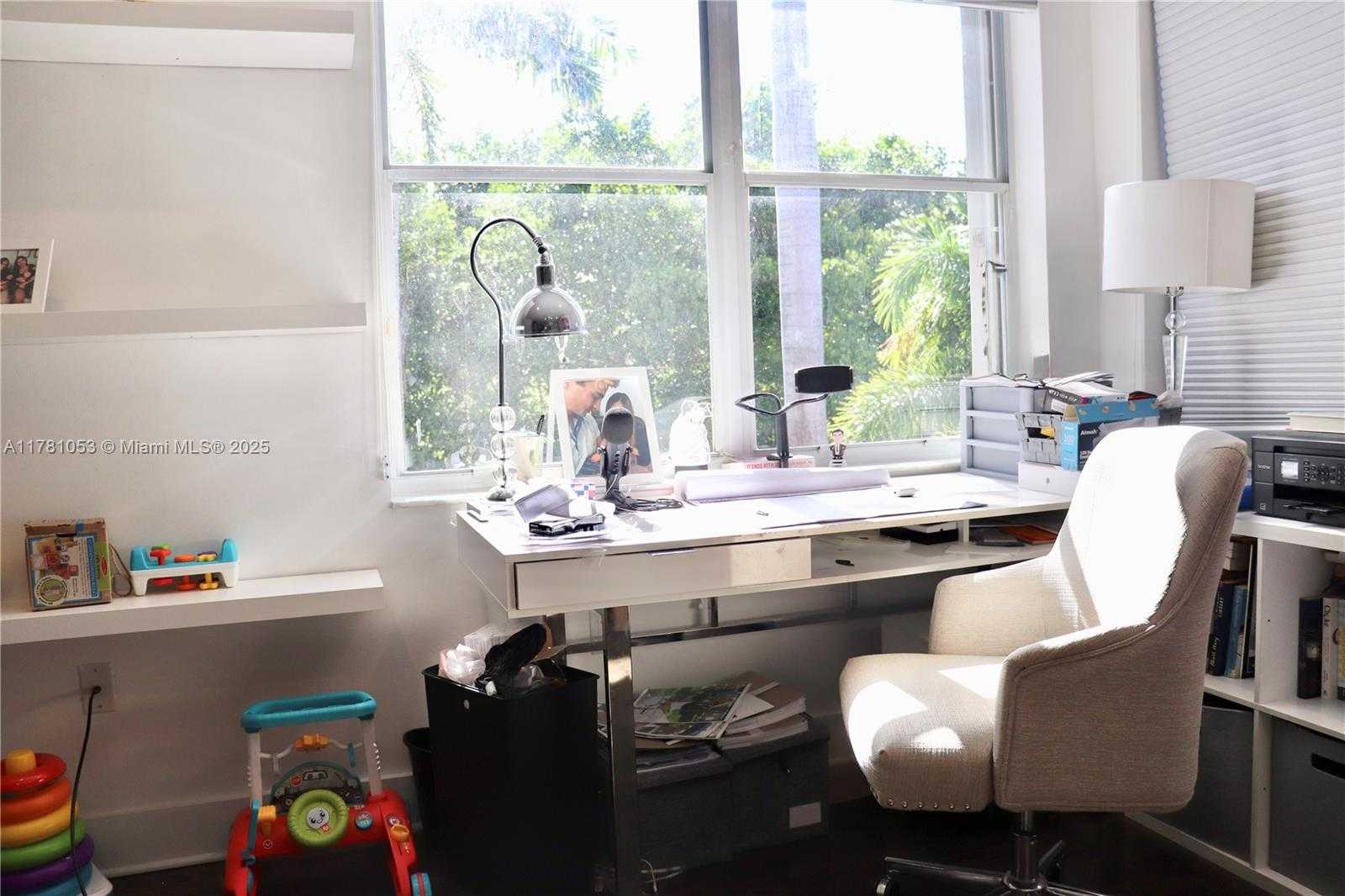 Small Image of 1410 SWEETBAY WAY, Hollywood Number 30