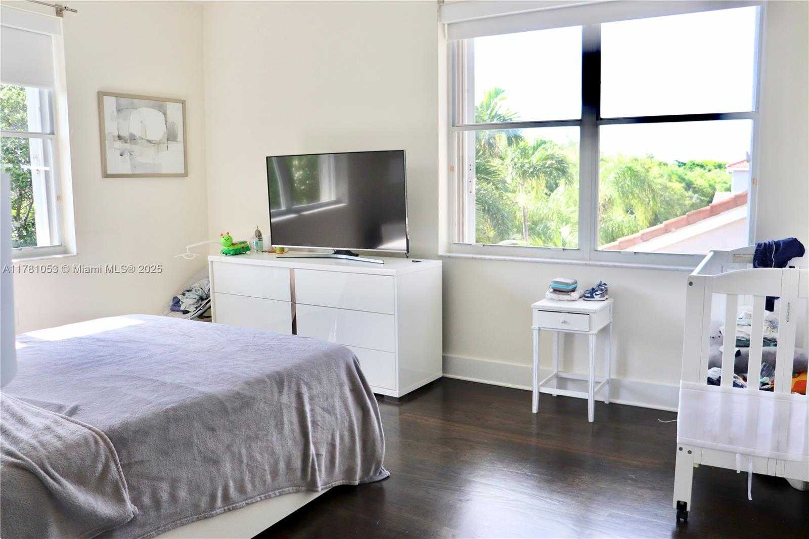 Small Image of 1410 SWEETBAY WAY, Hollywood Number 33