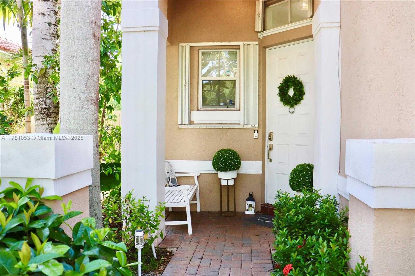 Small Image of 1410 SWEETBAY WAY, Hollywood Number 4