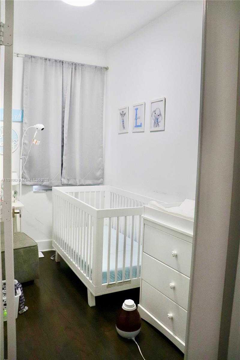 Small Image of 1410 SWEETBAY WAY, Hollywood Number 44