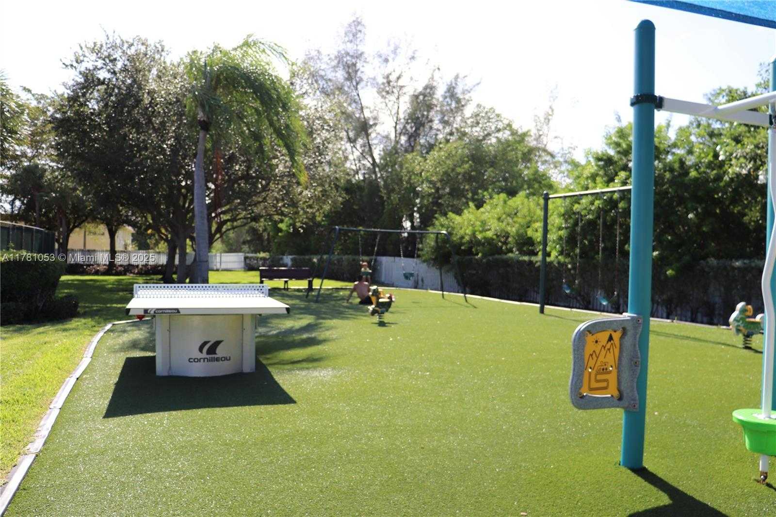 Small Image of 1410 SWEETBAY WAY, Hollywood Number 49