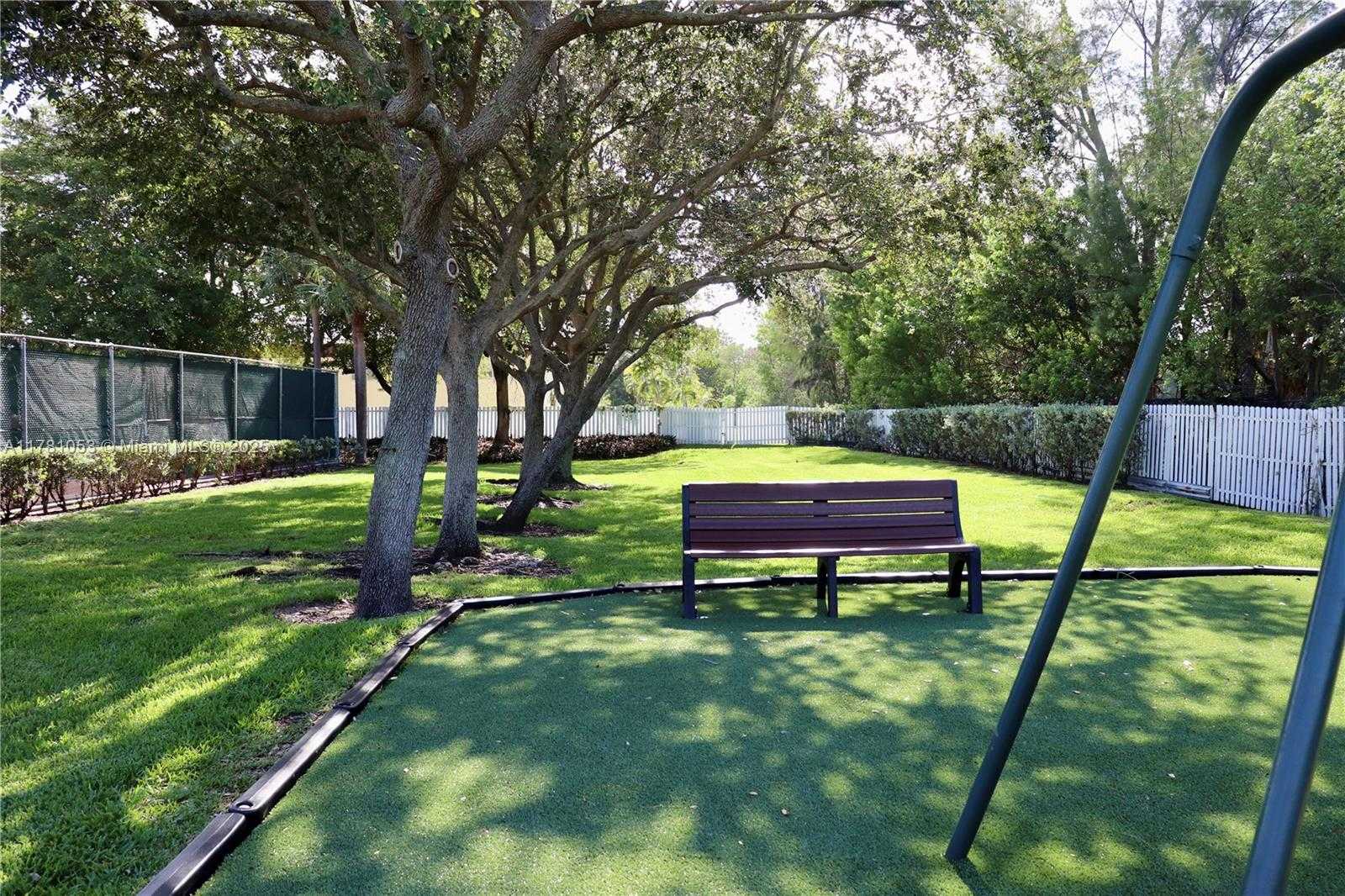 Small Image of 1410 SWEETBAY WAY, Hollywood Number 52