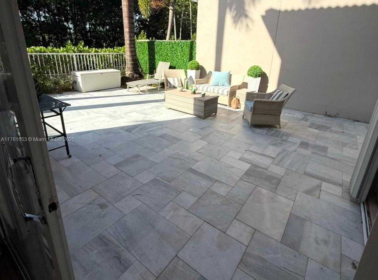 Small Image of 1410 SWEETBAY WAY, Hollywood Number 7
