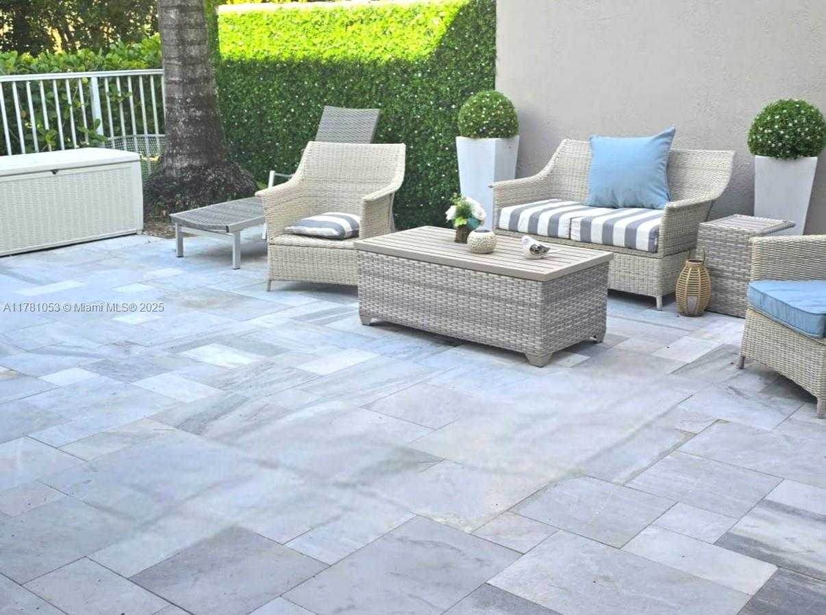 Small Image of 1410 SWEETBAY WAY, Hollywood Number 9