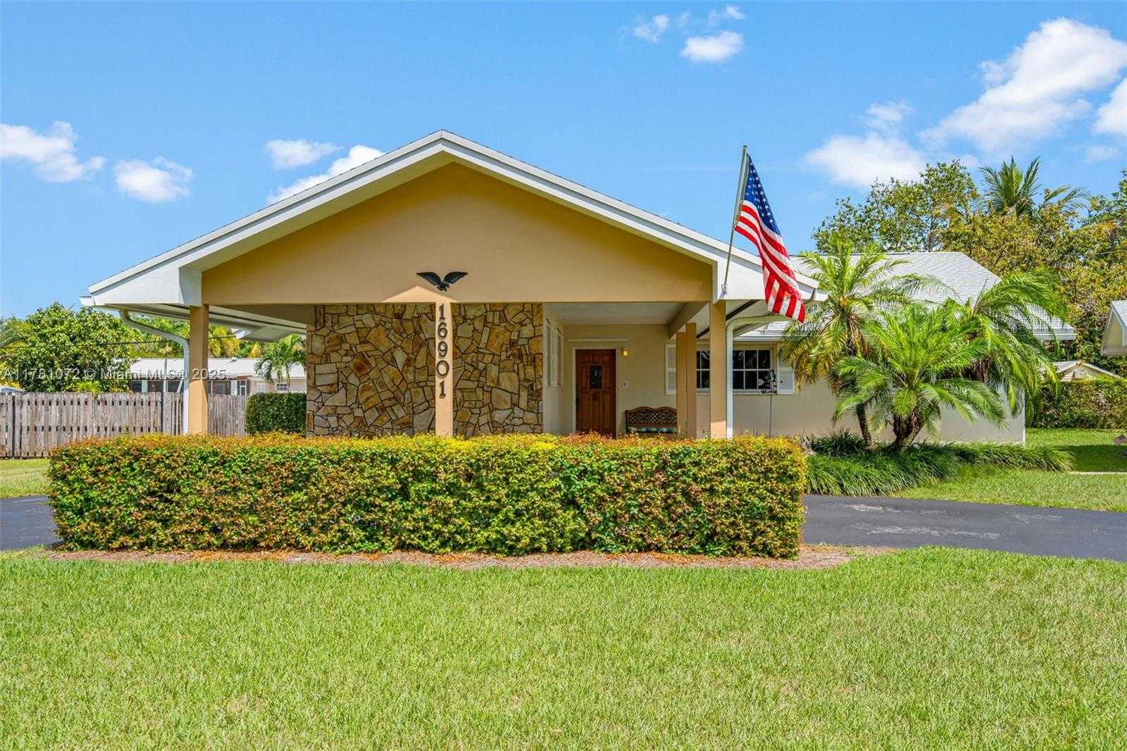 Small Image of 16901 SOUTH WEST 89TH AVE, Palmetto Bay Number 13