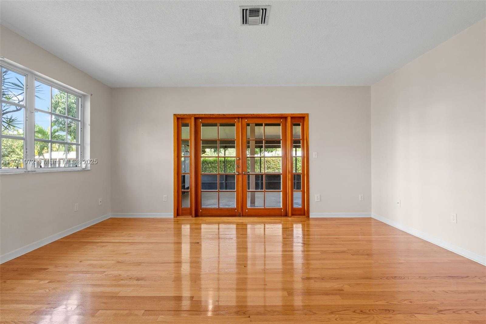 Small Image of 16901 SOUTH WEST 89TH AVE, Palmetto Bay Number 19