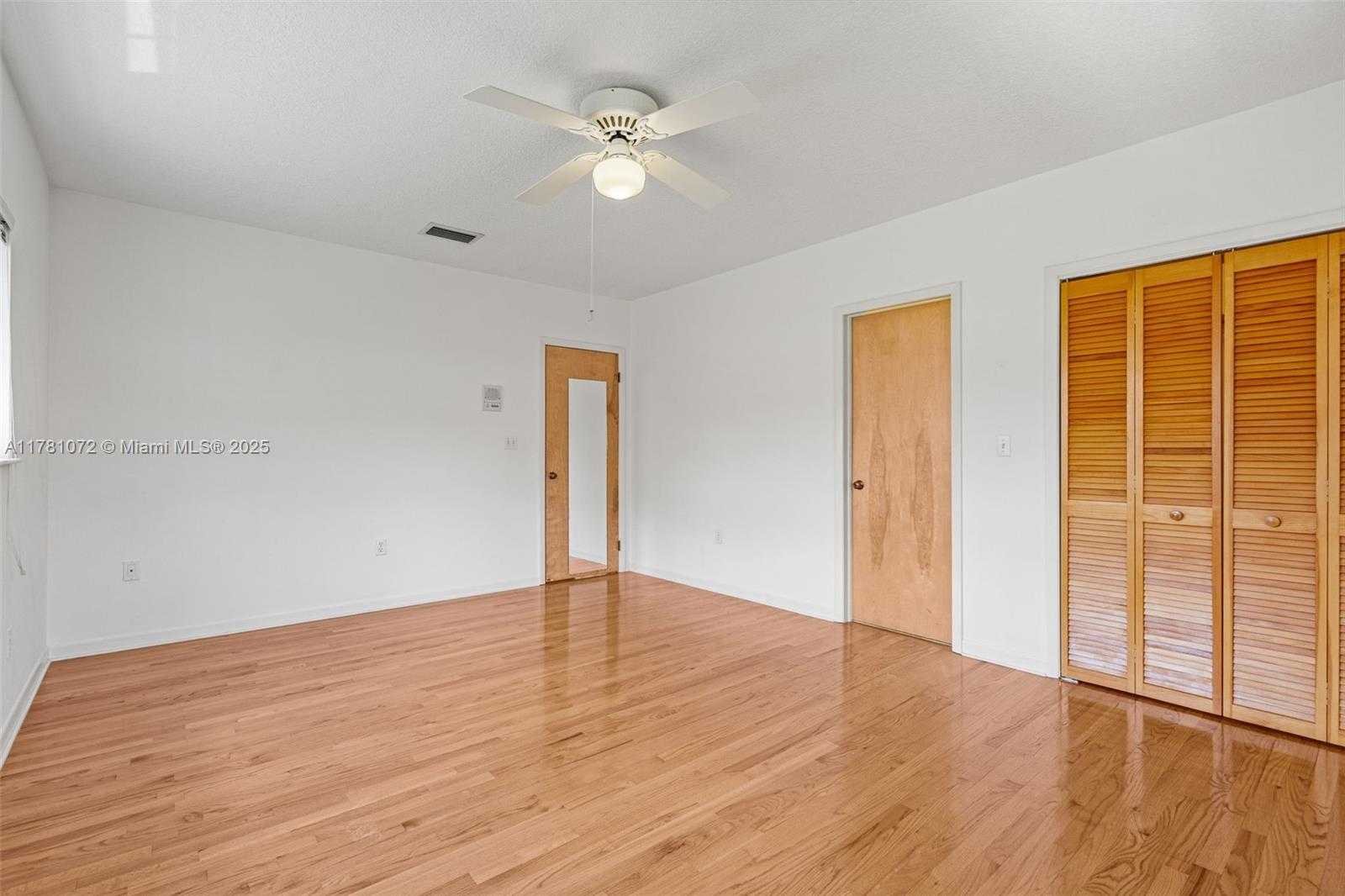 Small Image of 16901 SOUTH WEST 89TH AVE, Palmetto Bay Number 26