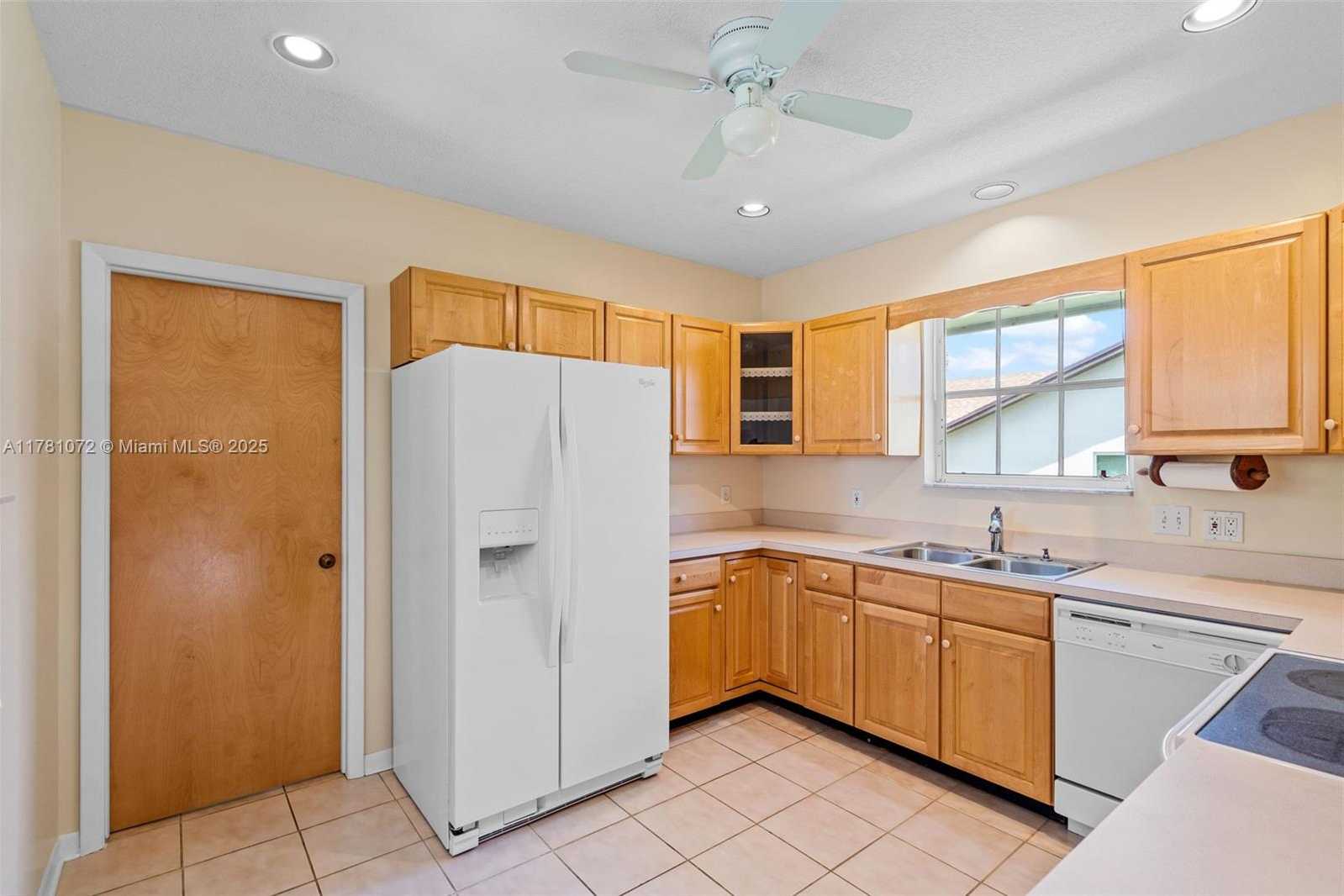 Small Image of 16901 SOUTH WEST 89TH AVE, Palmetto Bay Number 3
