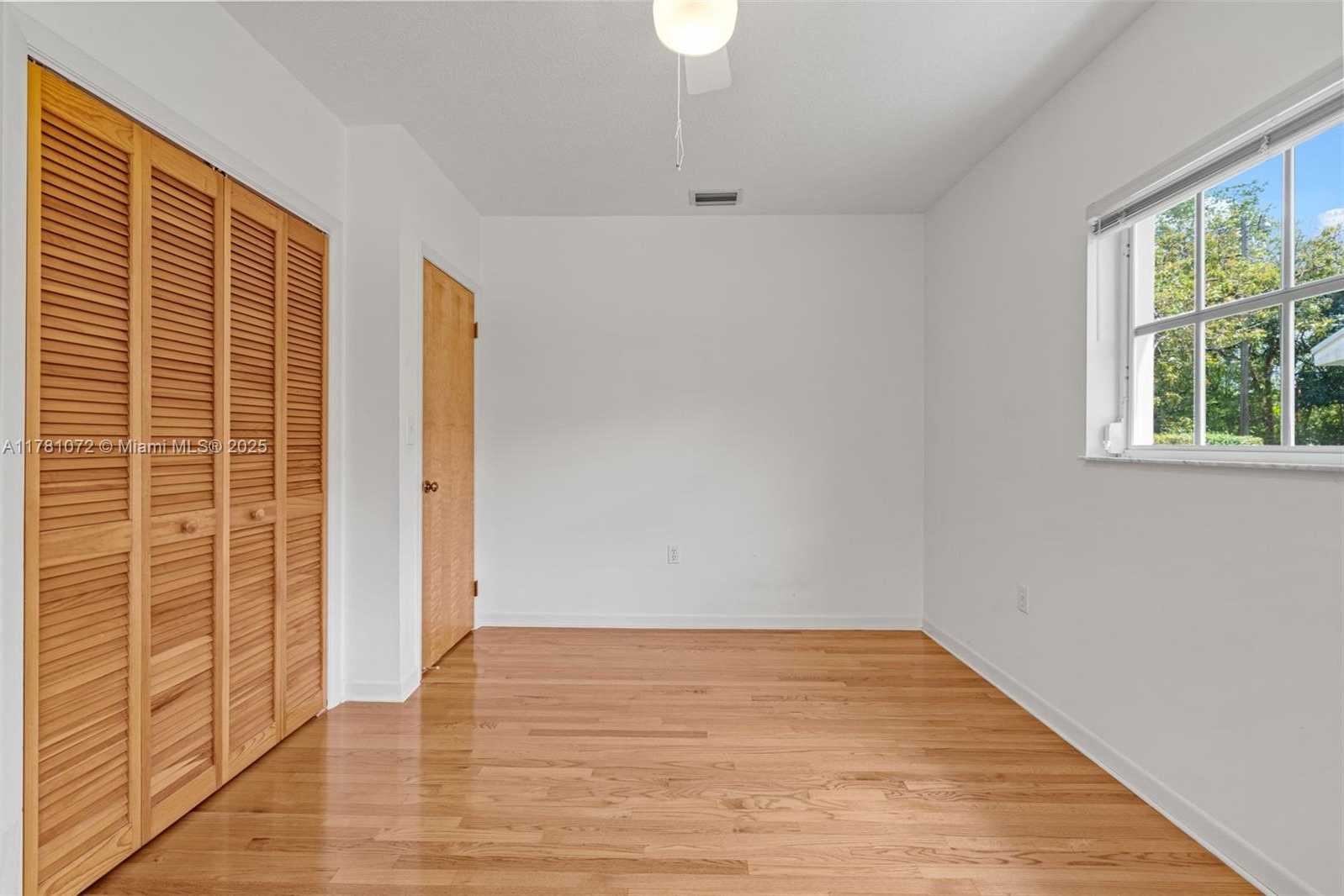 Small Image of 16901 SOUTH WEST 89TH AVE, Palmetto Bay Number 30
