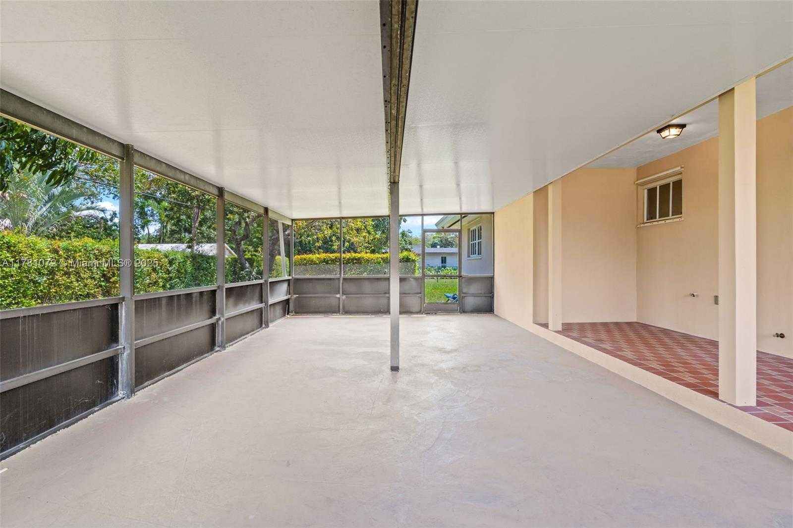 Small Image of 16901 SOUTH WEST 89TH AVE, Palmetto Bay Number 35