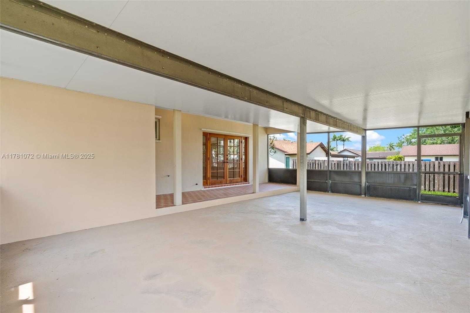 Small Image of 16901 SOUTH WEST 89TH AVE, Palmetto Bay Number 36