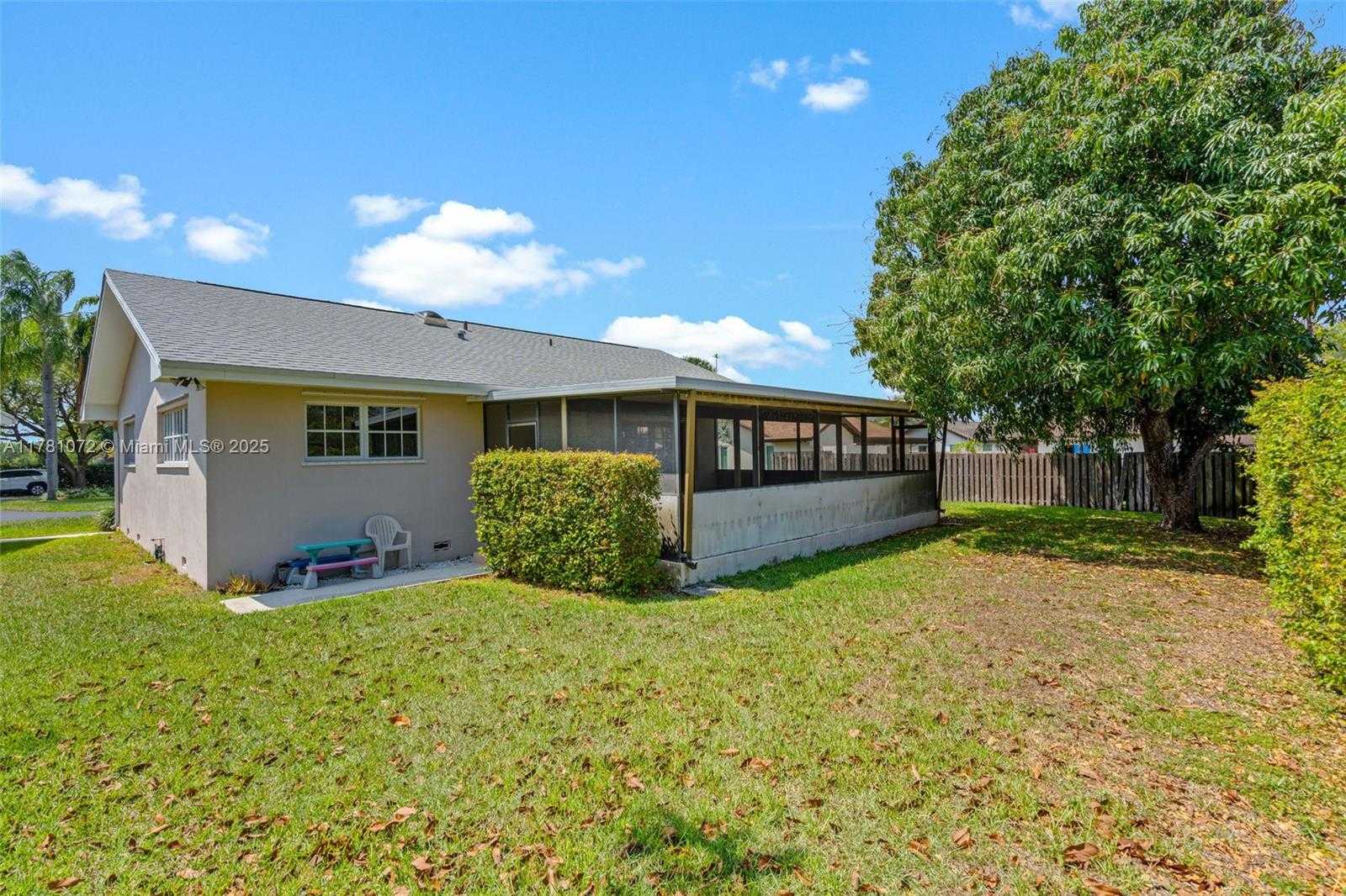 Small Image of 16901 SOUTH WEST 89TH AVE, Palmetto Bay Number 40