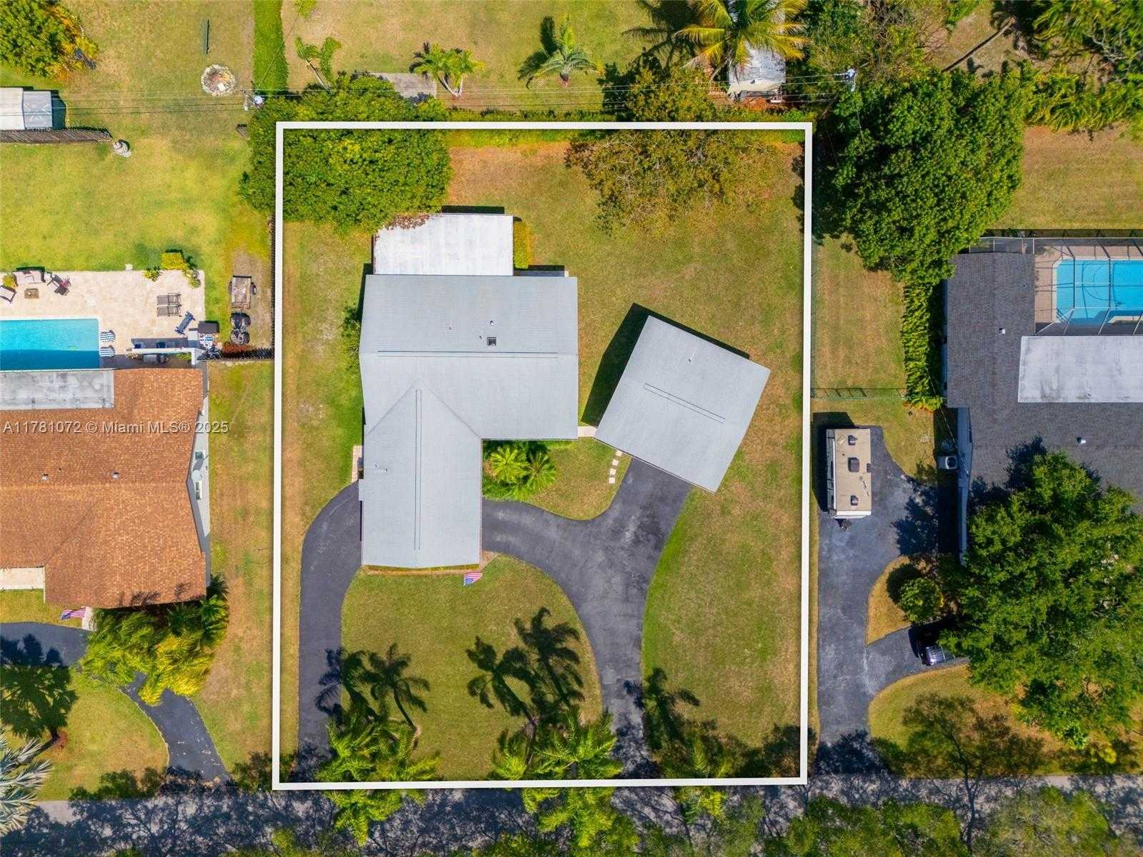 Small Image of 16901 SOUTH WEST 89TH AVE, Palmetto Bay Number 47