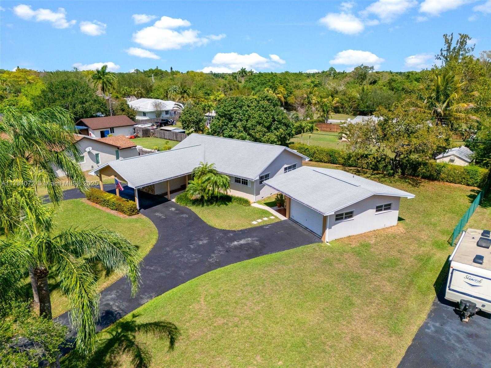 Small Image of 16901 SOUTH WEST 89TH AVE, Palmetto Bay Number 50