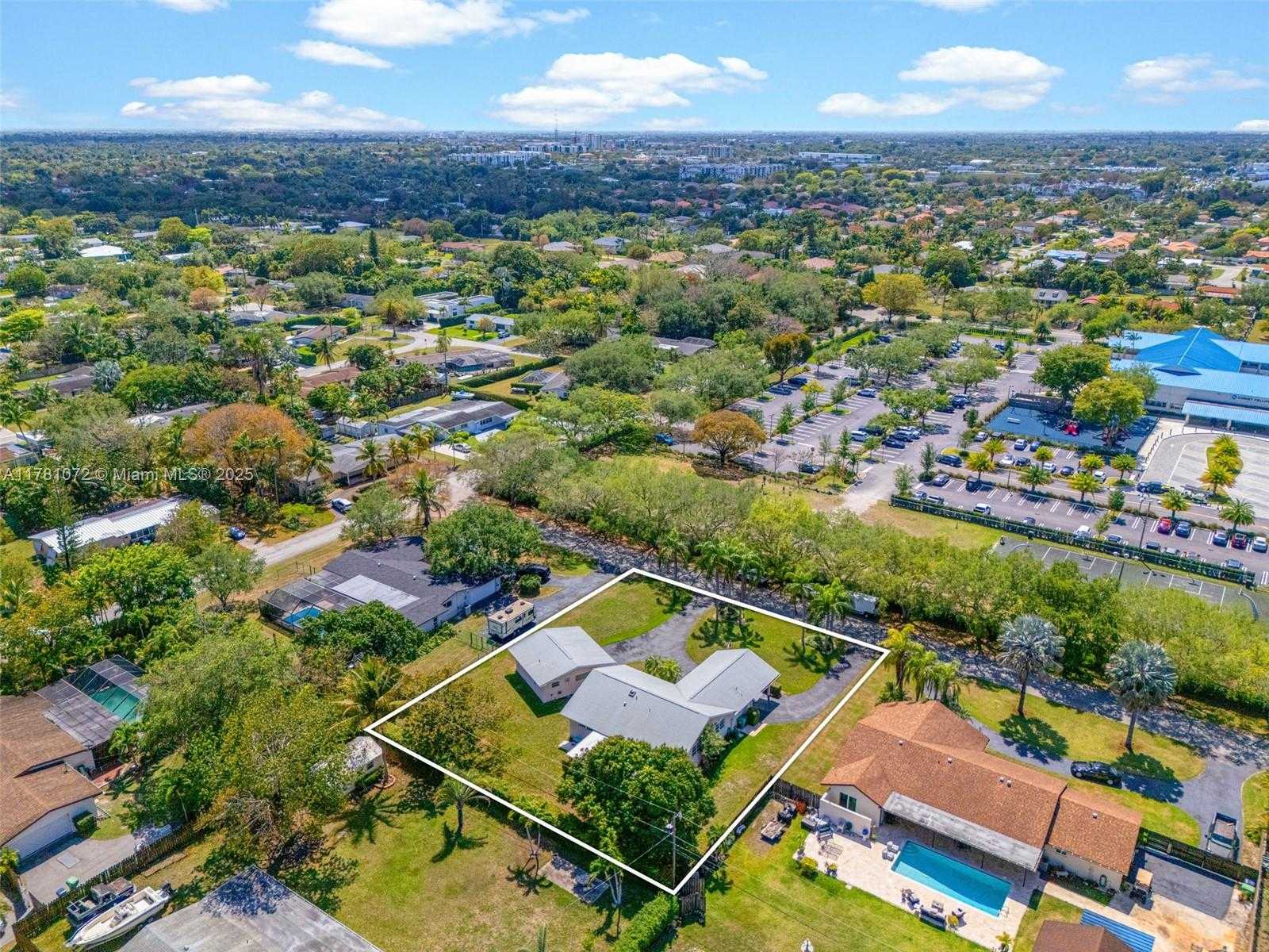 Small Image of 16901 SOUTH WEST 89TH AVE, Palmetto Bay Number 53