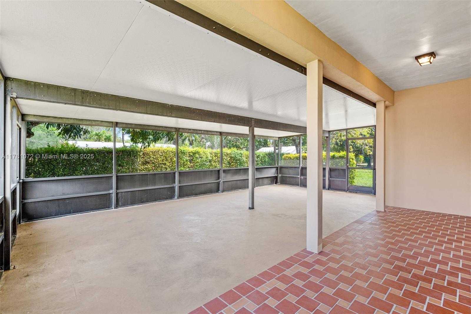 Small Image of 16901 SOUTH WEST 89TH AVE, Palmetto Bay Number 6