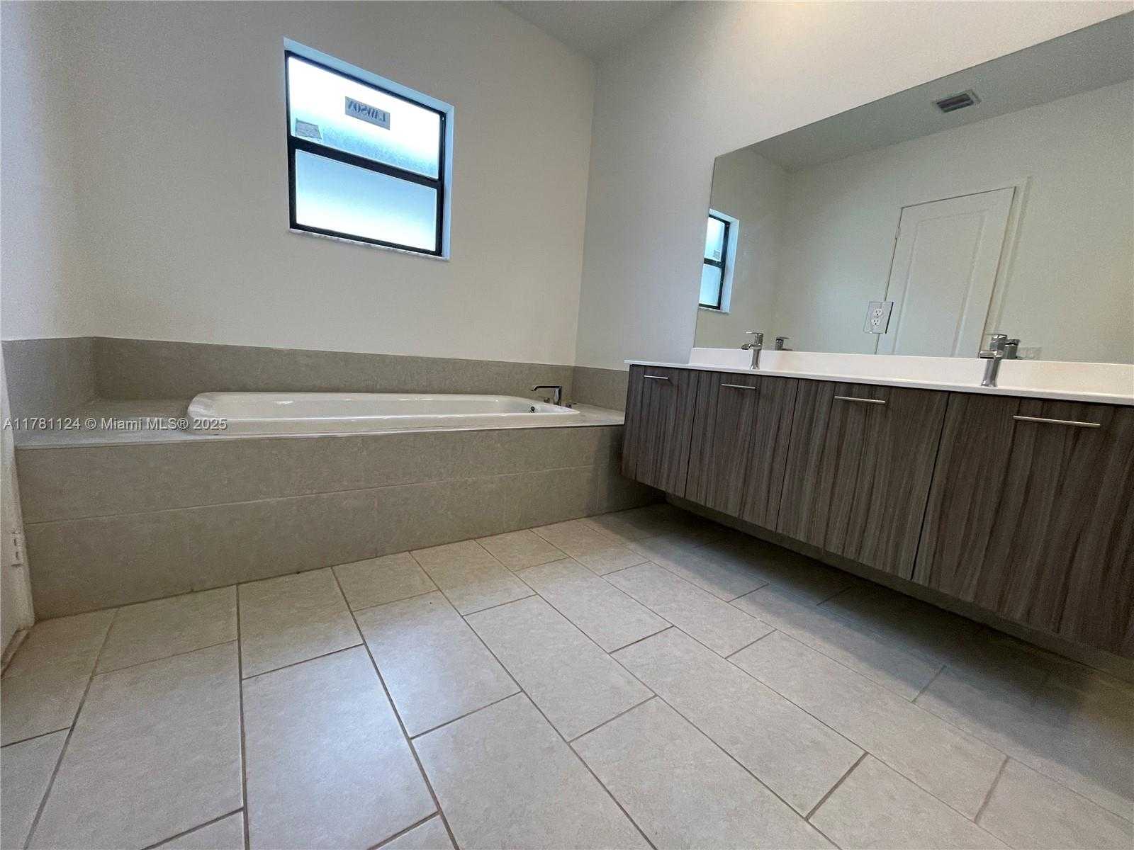 Small Image of 4506 SOUTH WEST 174TH AVE, Miramar Number 13