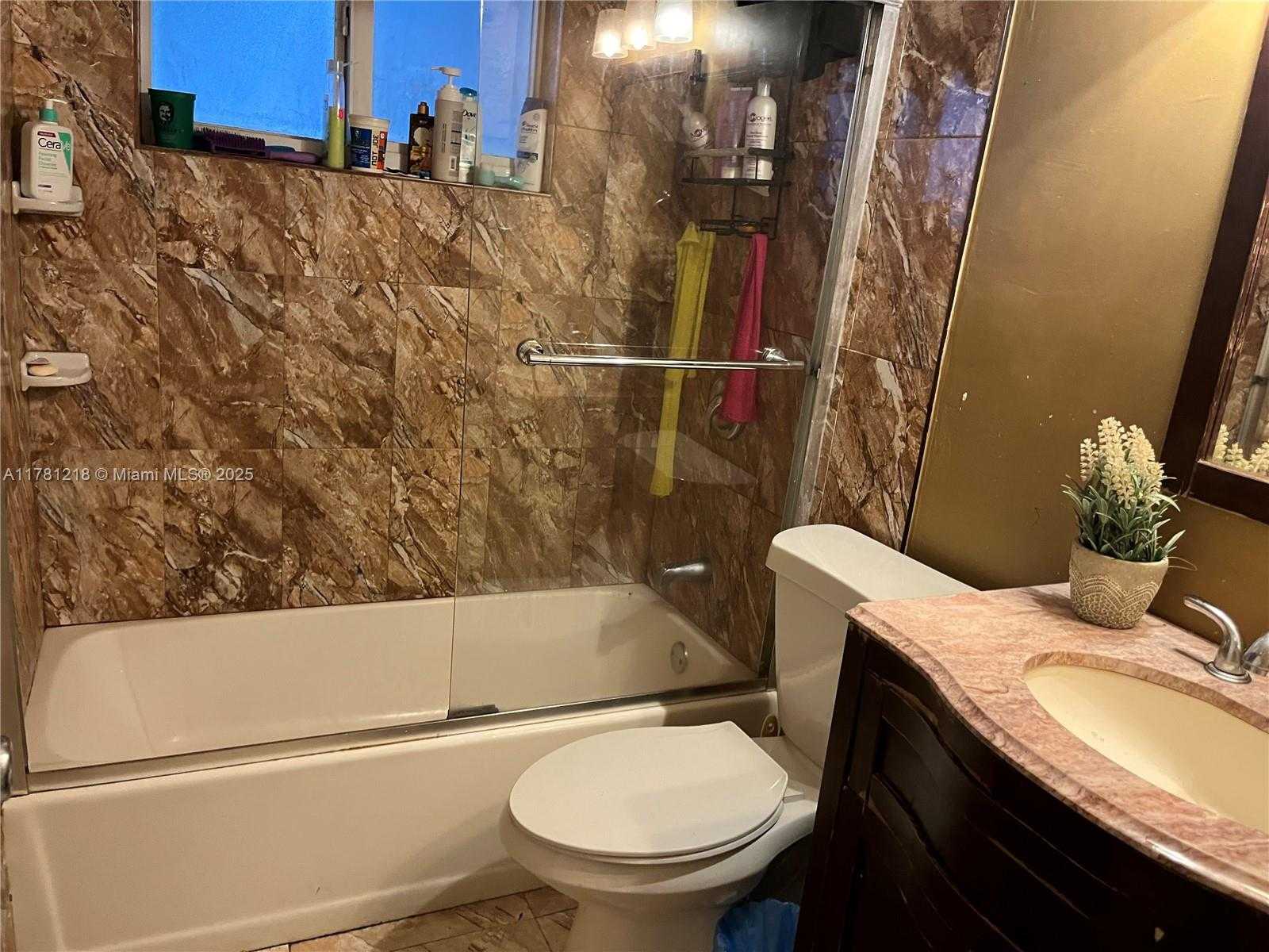 Small Image of 6546 SOUTH WEST 20TH CT, Miramar Number 16