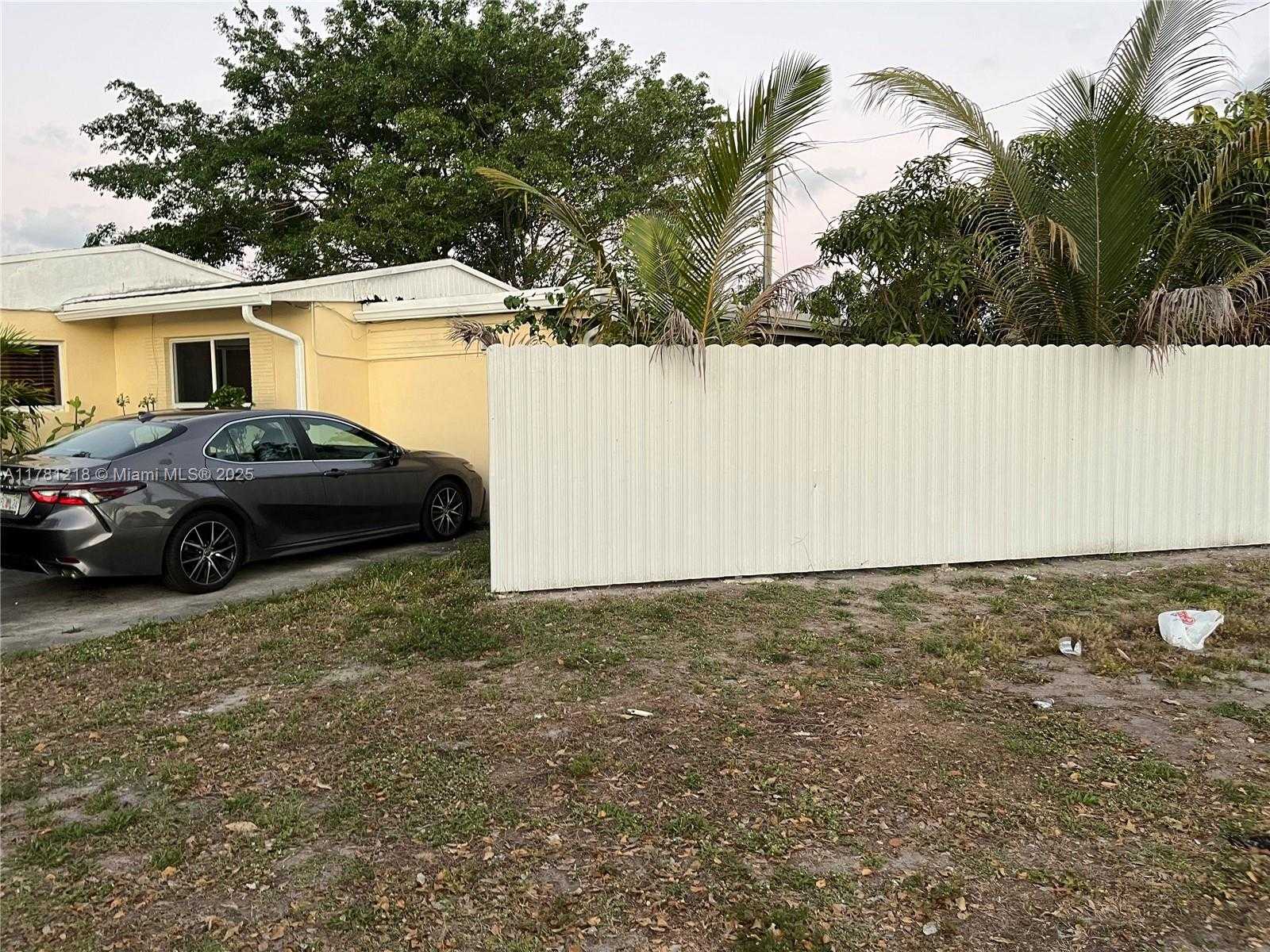 Small Image of 6546 SOUTH WEST 20TH CT, Miramar Number 19