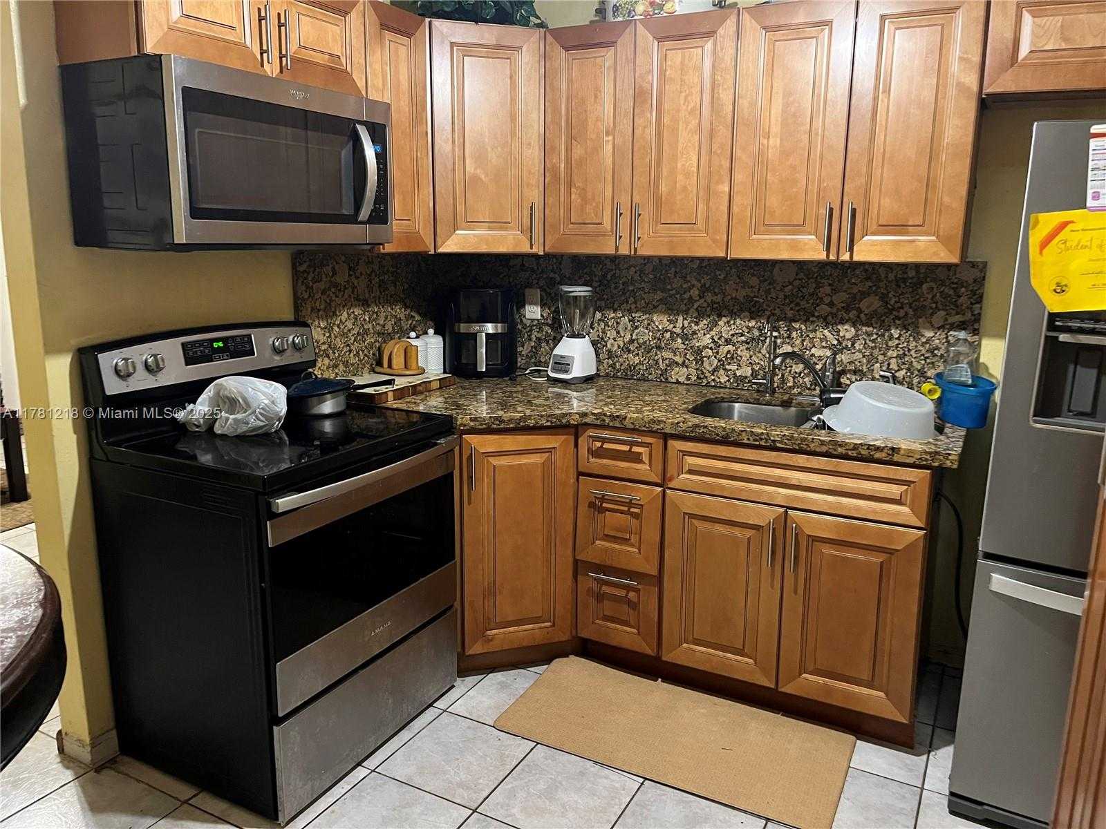 Small Image of 6546 SOUTH WEST 20TH CT, Miramar Number 7