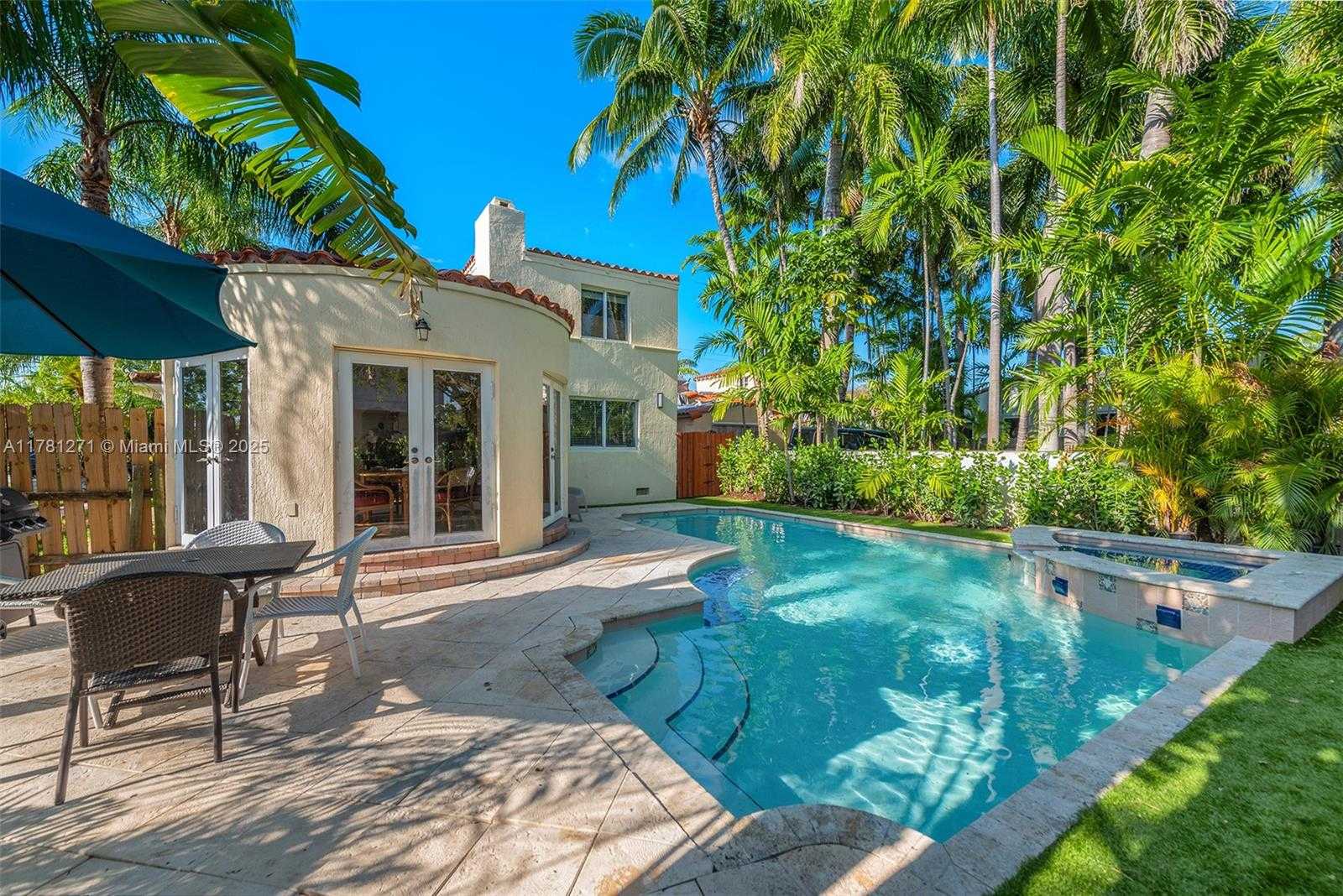 Small Image of 4951 CHEROKEE AVE, Miami Beach Number 10