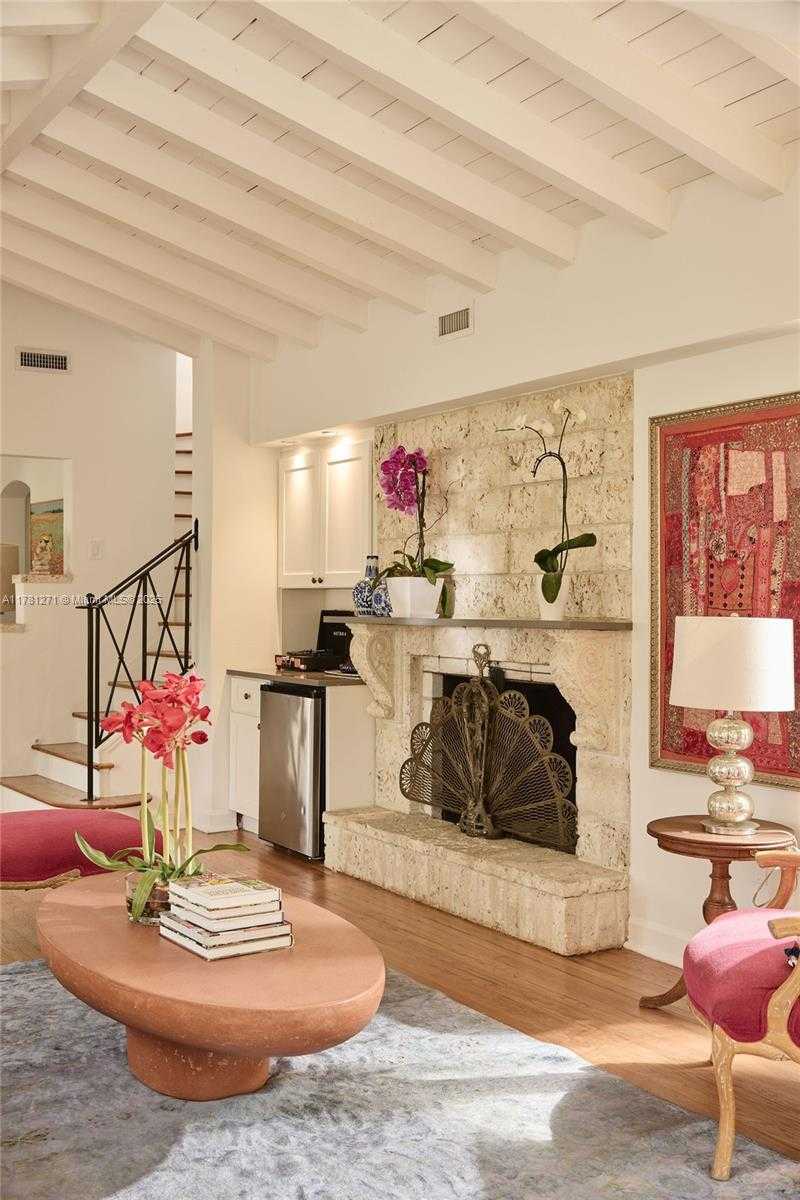 Small Image of 4951 CHEROKEE AVE, Miami Beach Number 11