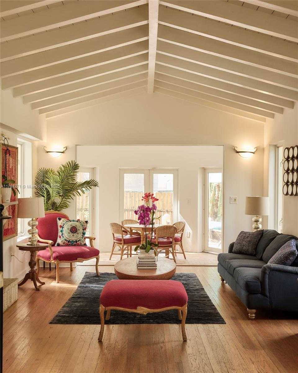 Small Image of 4951 CHEROKEE AVE, Miami Beach Number 3