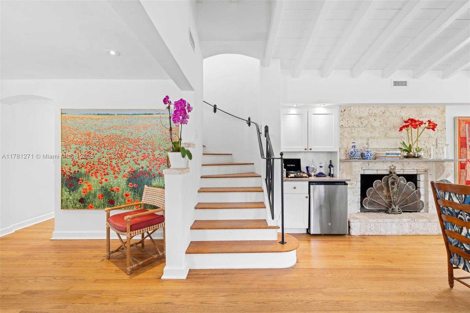 Small Image of 4951 CHEROKEE AVE, Miami Beach Number 5