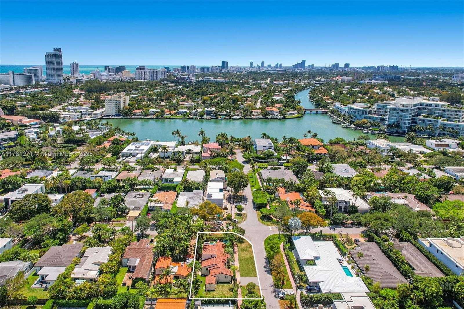 Small Image of 4951 CHEROKEE AVE, Miami Beach Number 6