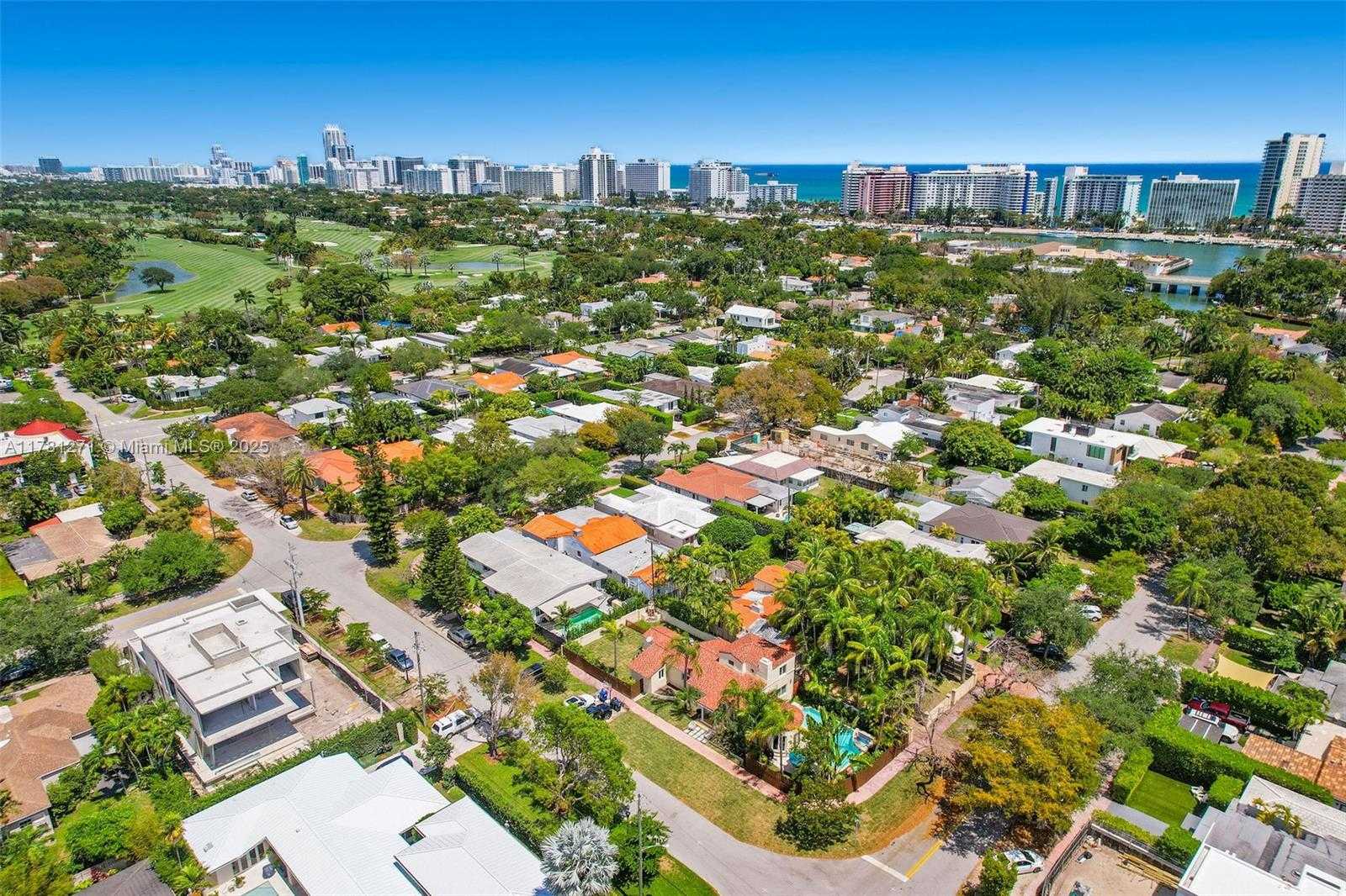 Small Image of 4951 CHEROKEE AVE, Miami Beach Number 8