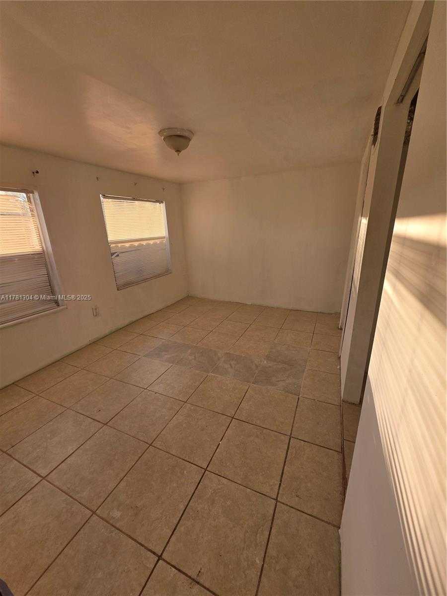 Small Image of 2255 NORTH WEST 85TH ST, Miami Number 10