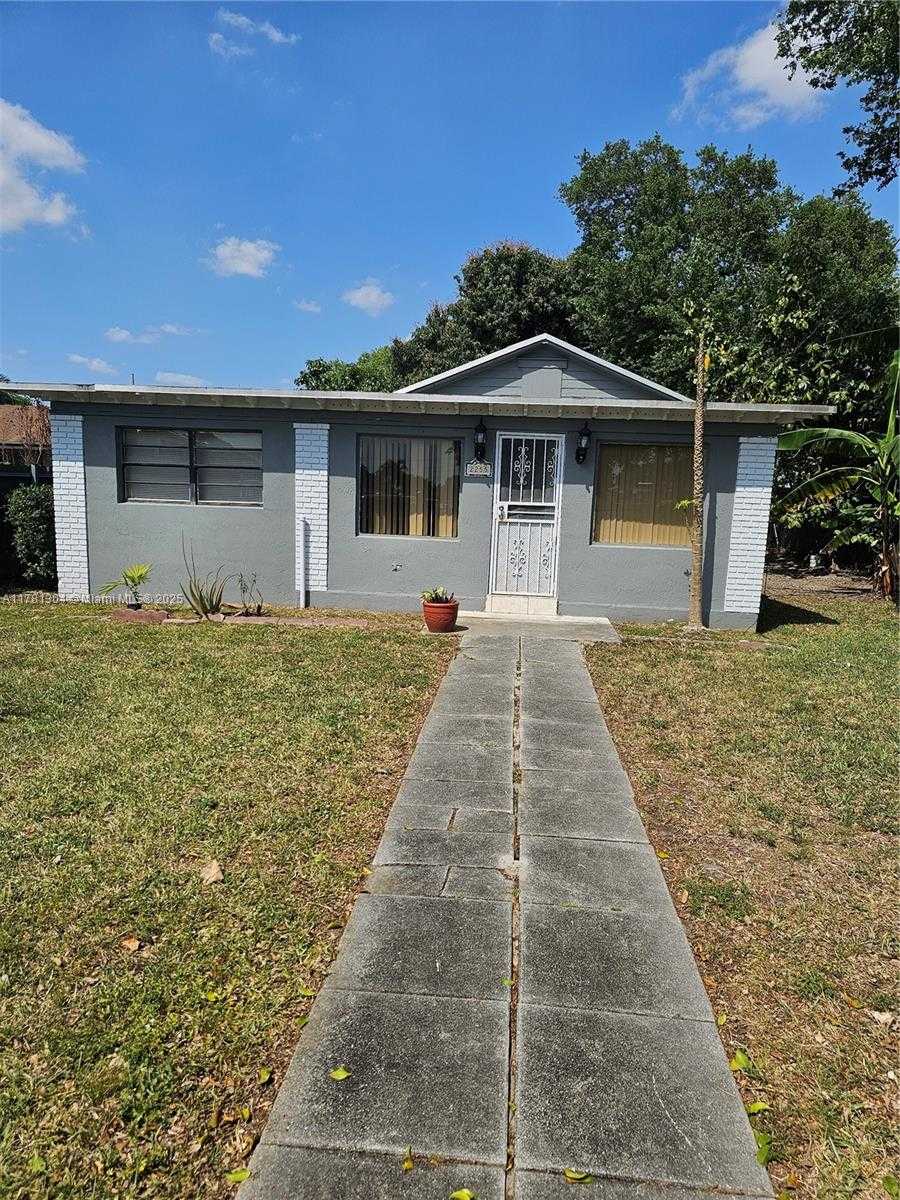 Small Image of 2255 NORTH WEST 85TH ST, Miami Number 2