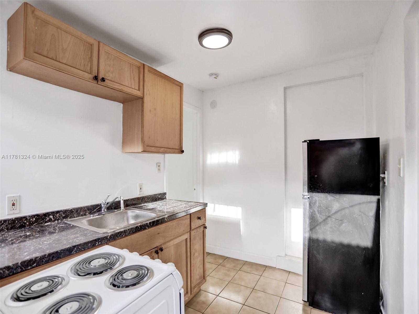 Small Image of 410 NORTH EAST 171ST TER, North Miami Beach Number 12