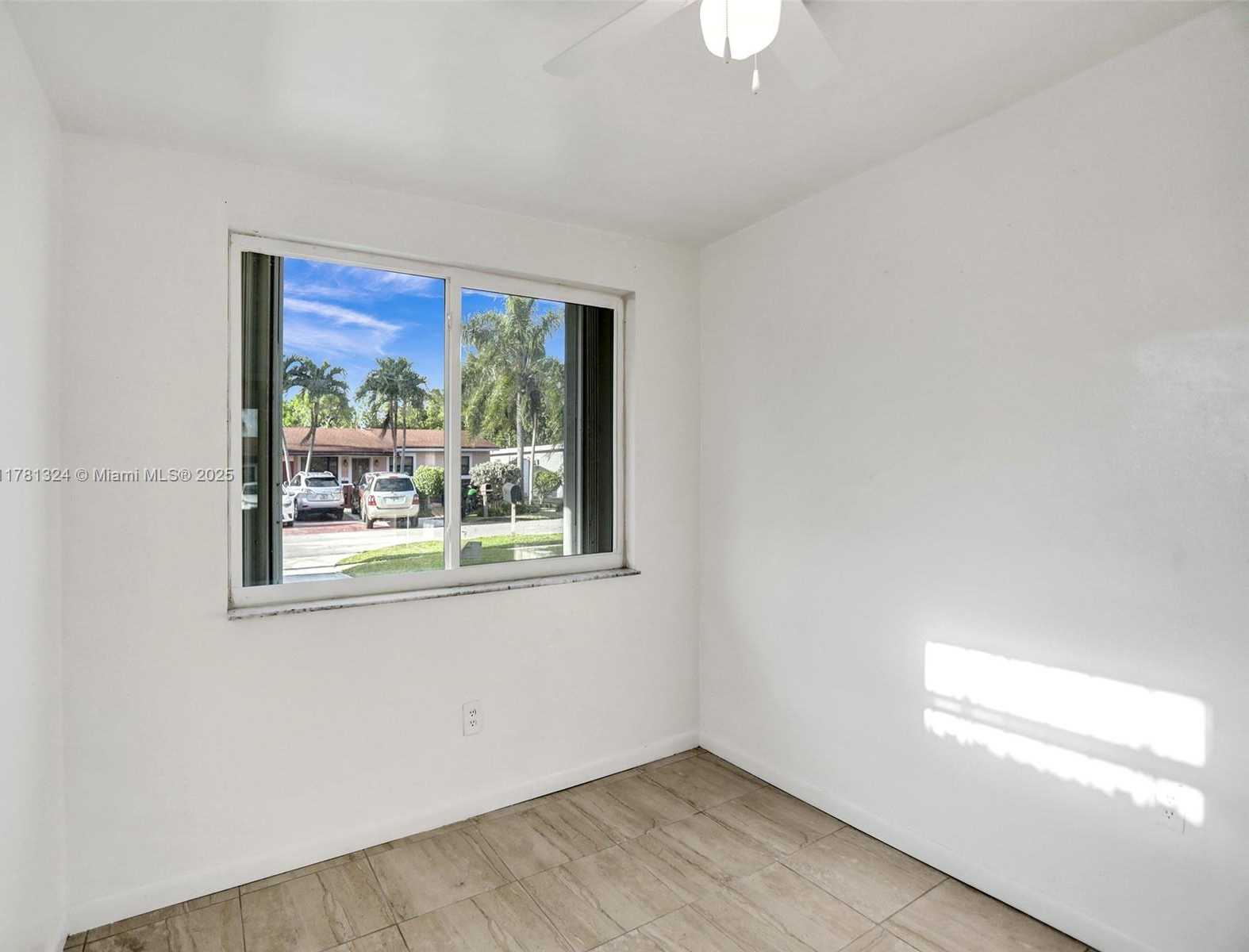 Small Image of 410 NORTH EAST 171ST TER, North Miami Beach Number 17